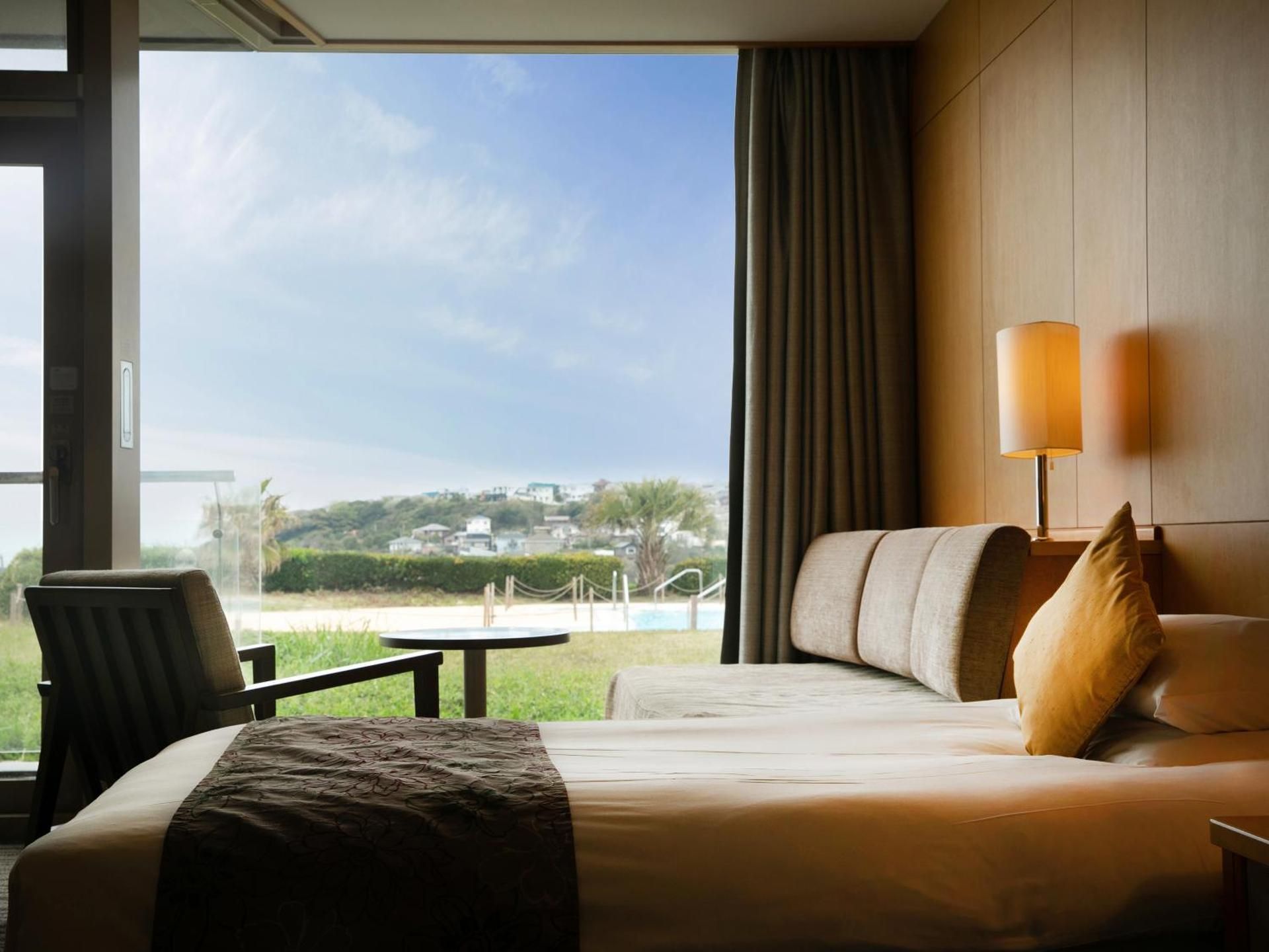 Twin Room A with Mt.Fuji and Enoshima View -16:00 Check in -10:00 am Check out - Non-Smoking