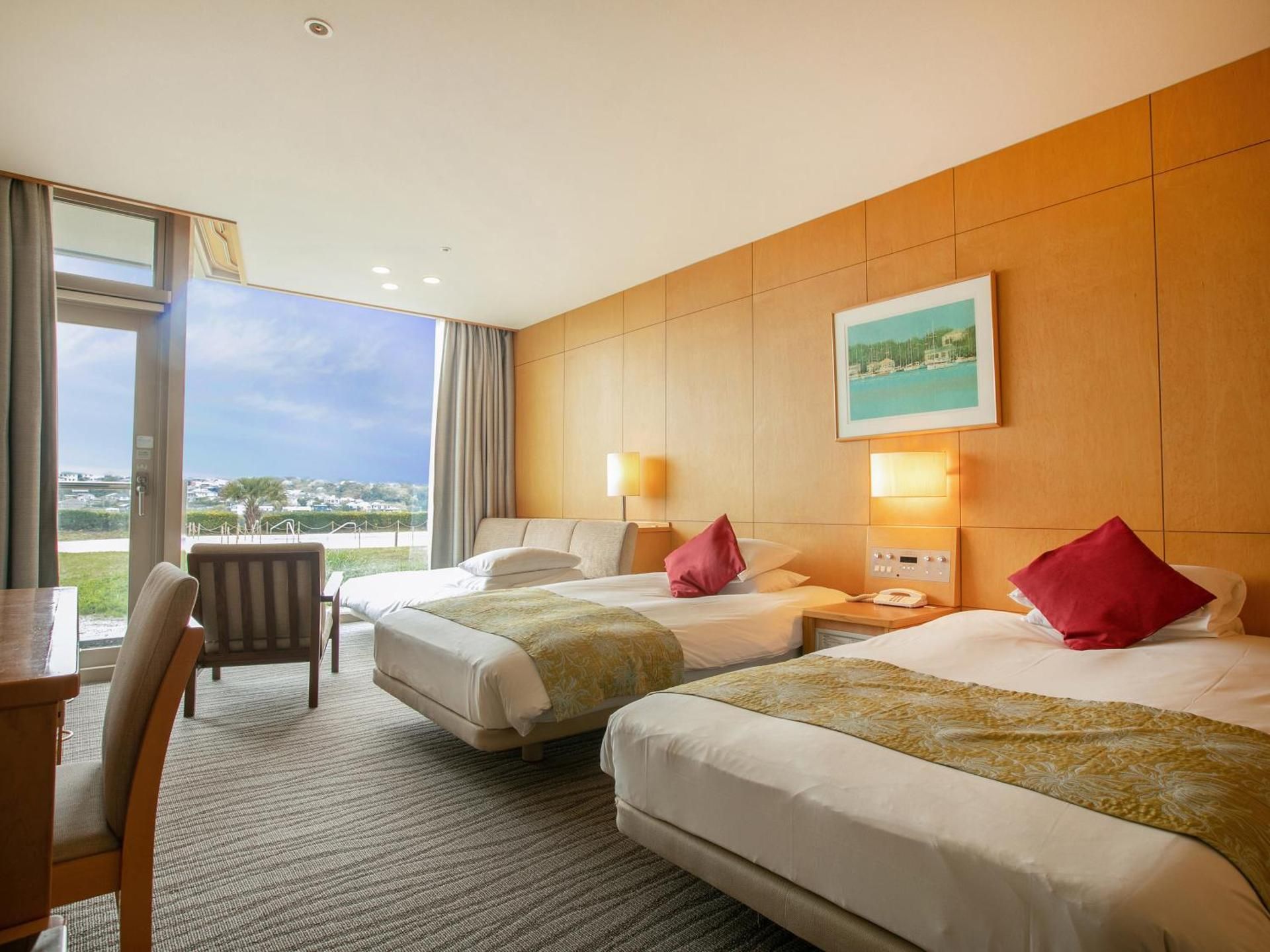 Twin Room A with Extra Bed - Mt.Fuji and Enoshima View -16:00 Check in -10:00 am Check out - Non-Smoking