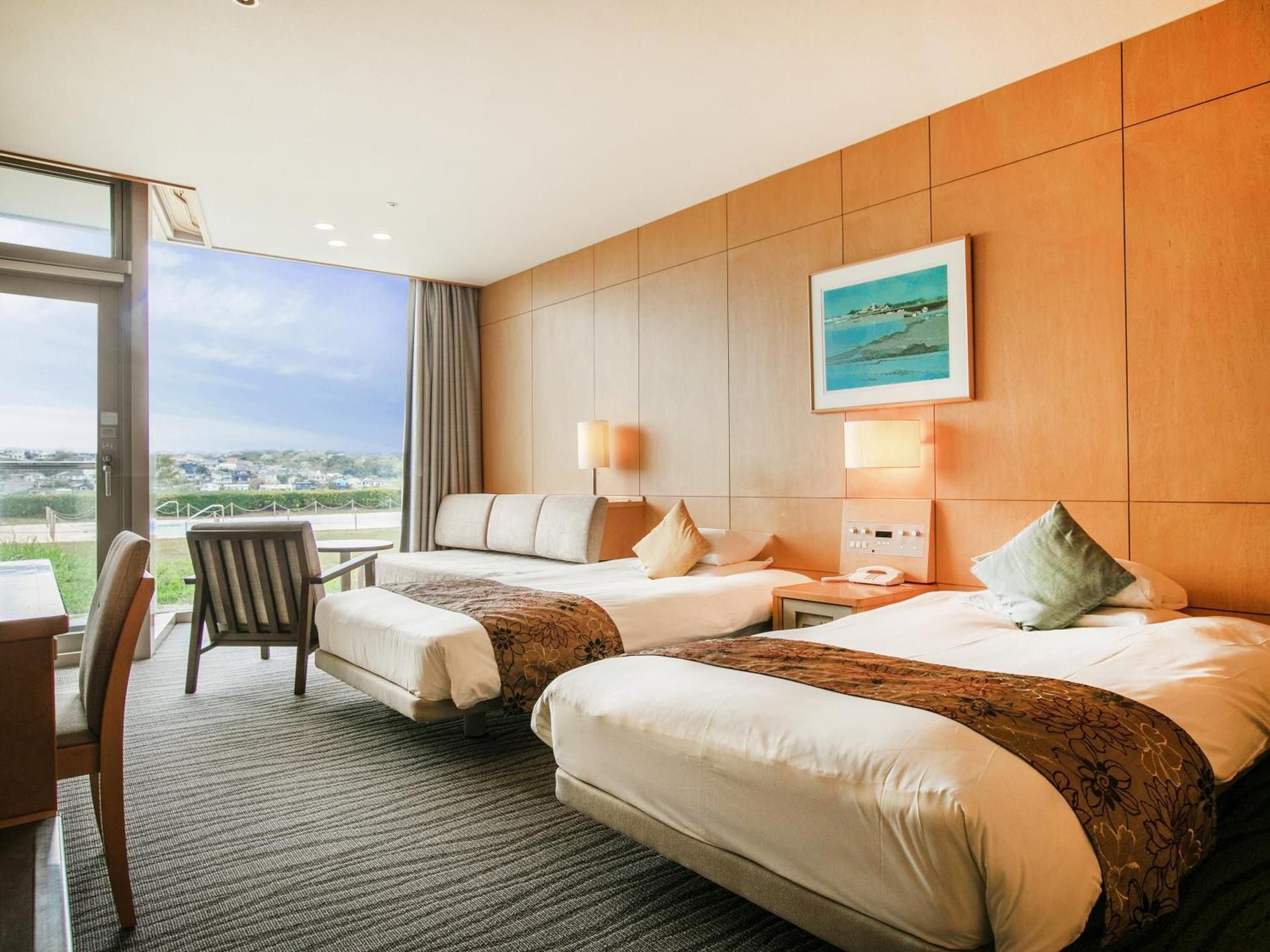 Twin Room A with Mt.Fuji and Enoshima View -16:00 Check in -10:00 am Check out - Non-Smoking