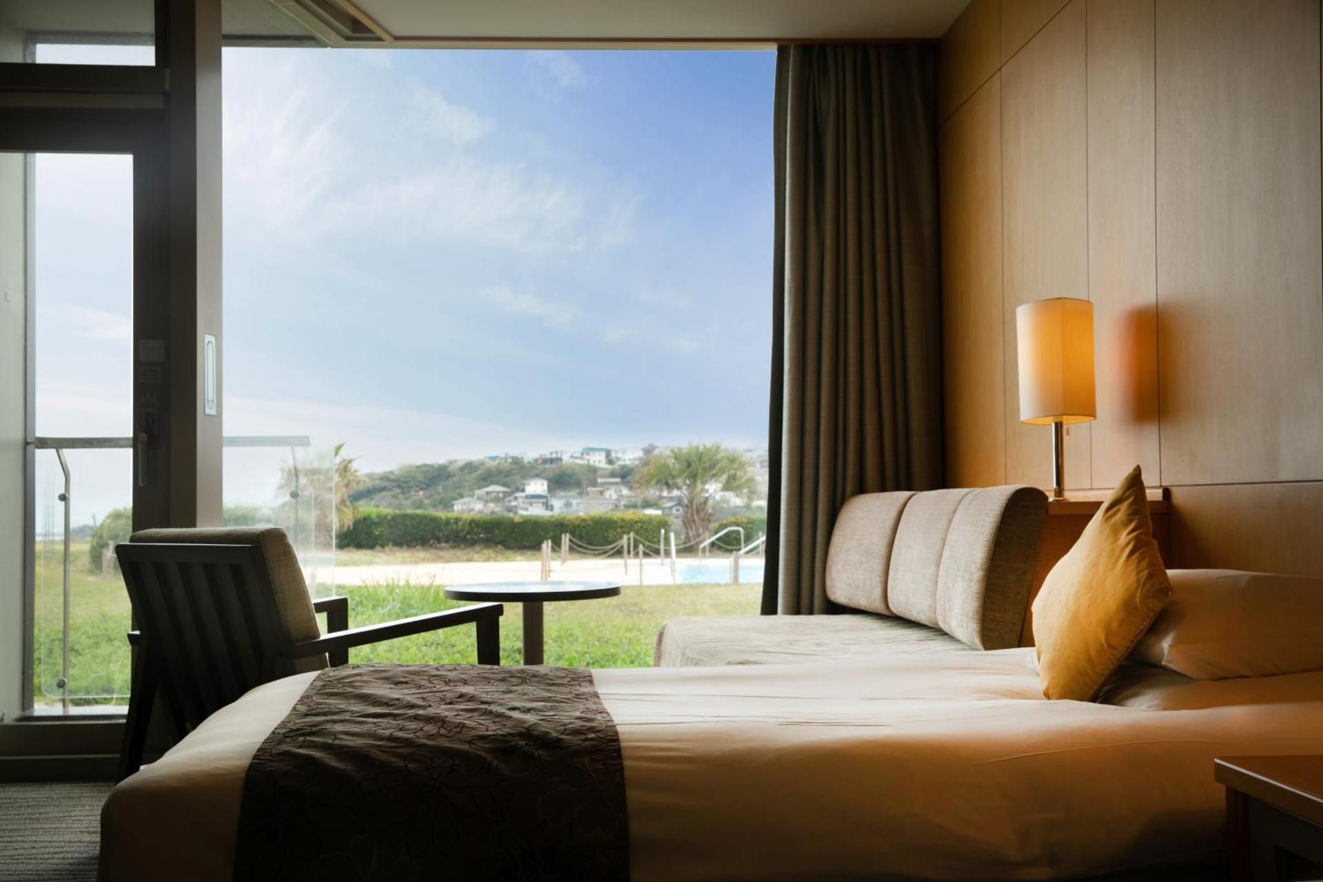Twin Room A with Extra Bed - Mt.Fuji and Enoshima View -16:00 Check in -10:00 am Check out - Non-Smoking