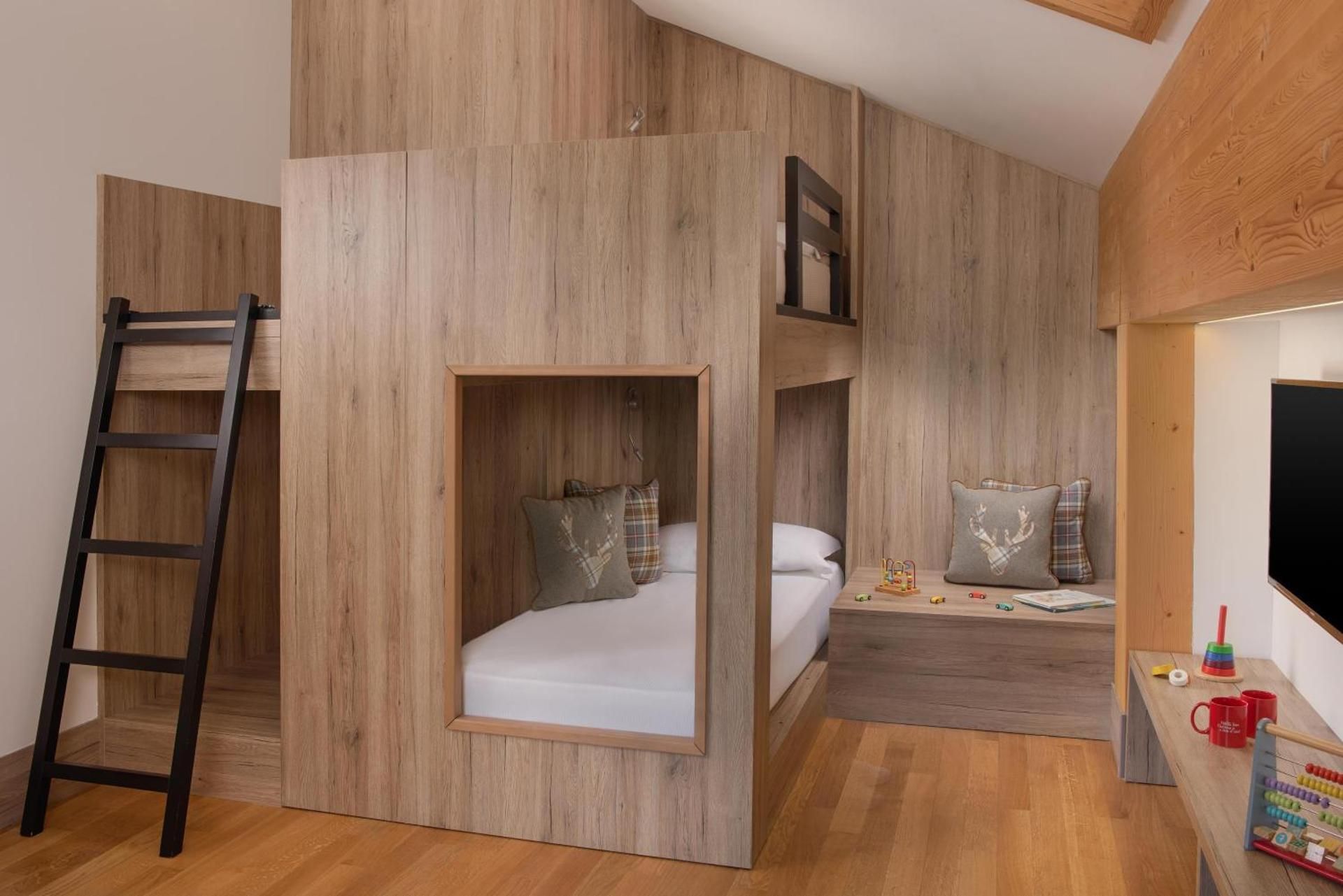 Duplex Quadruple Suite with Extra Bed (4 Adults + 2 Children)