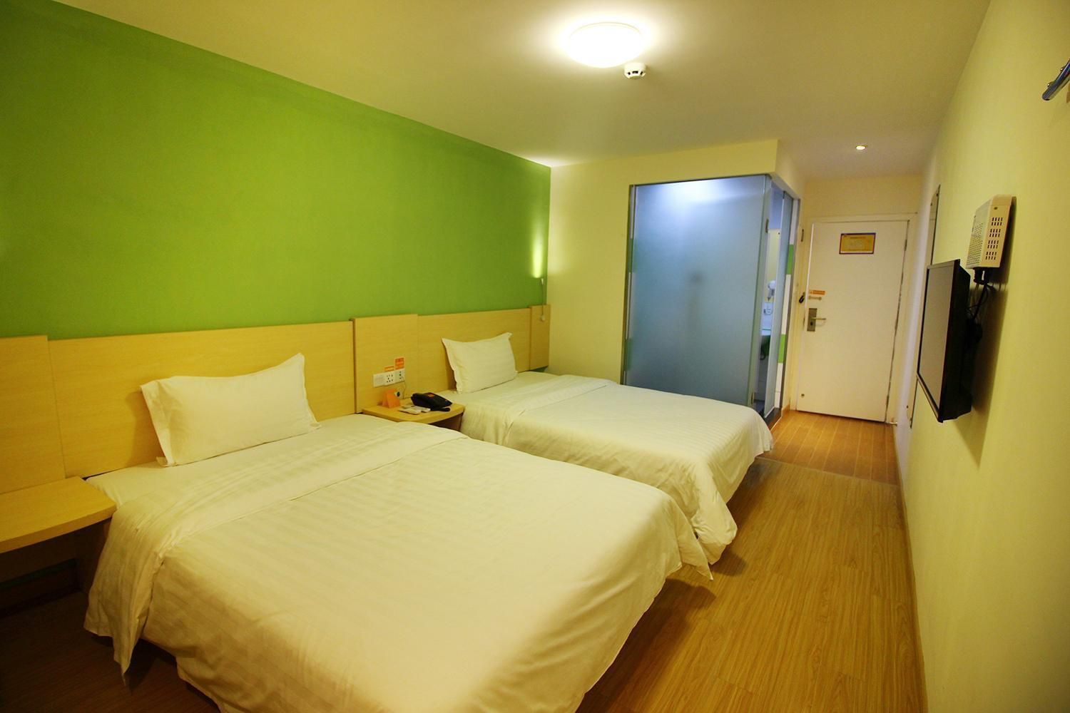 Comfortable Twin Room