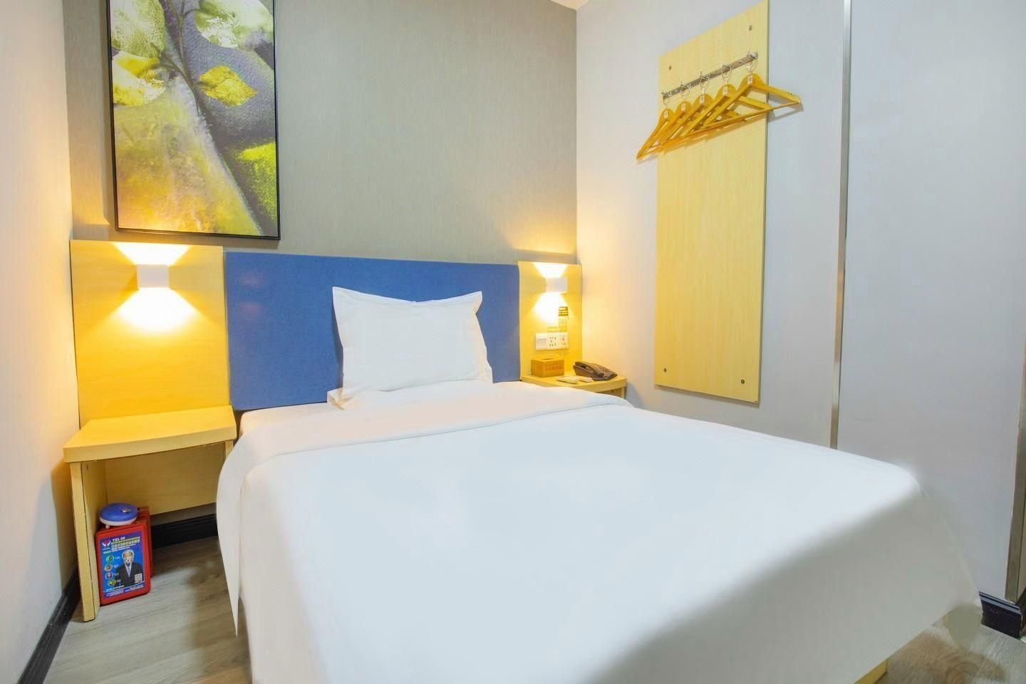 Economy Room