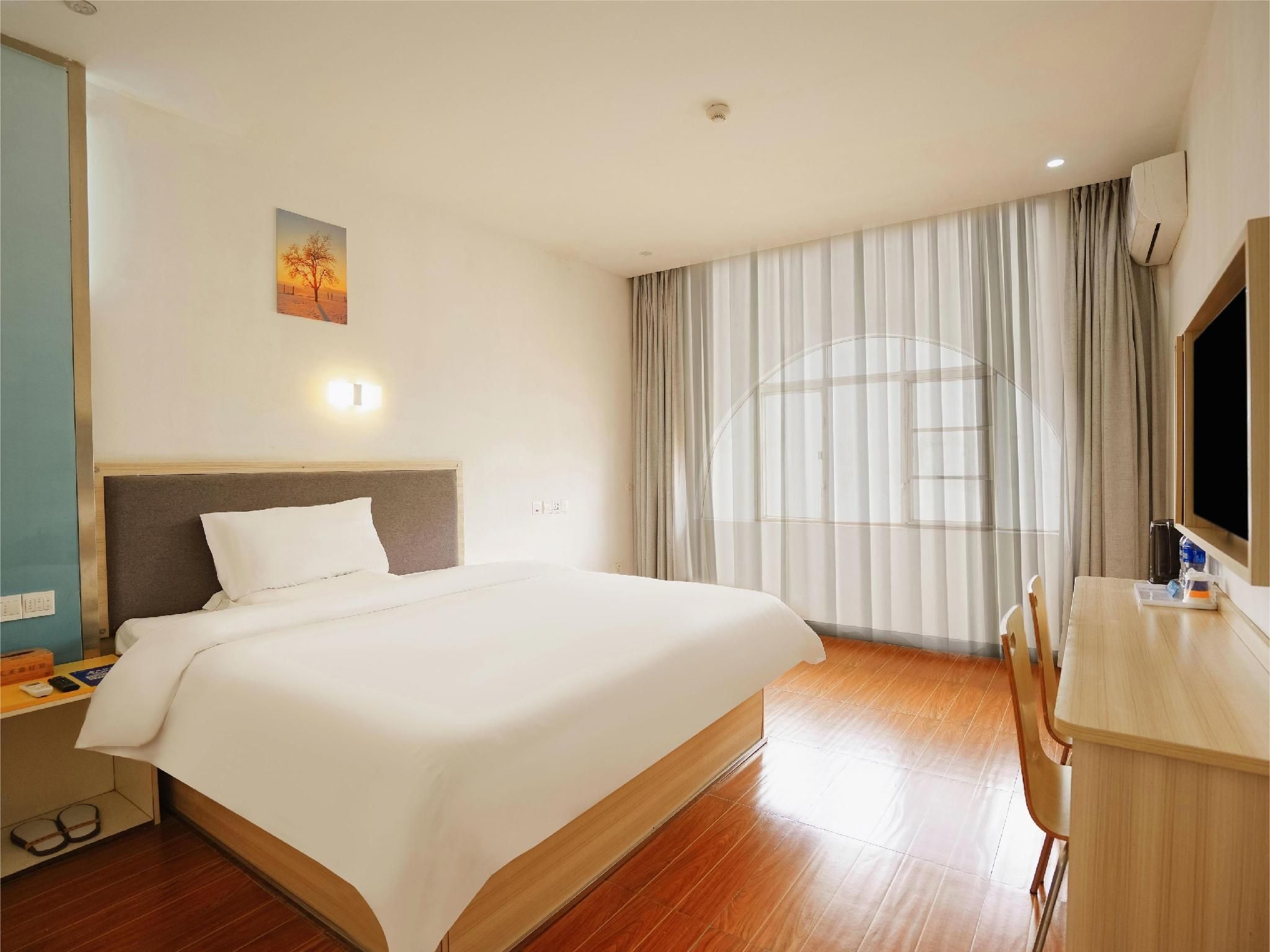 Economy Room