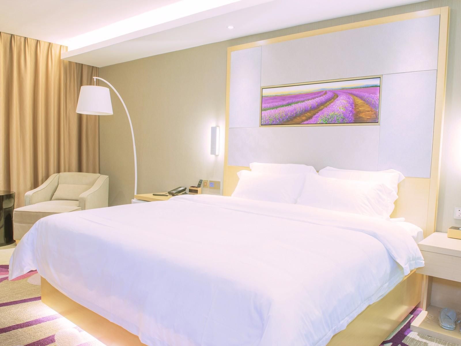 Business Queen Room
