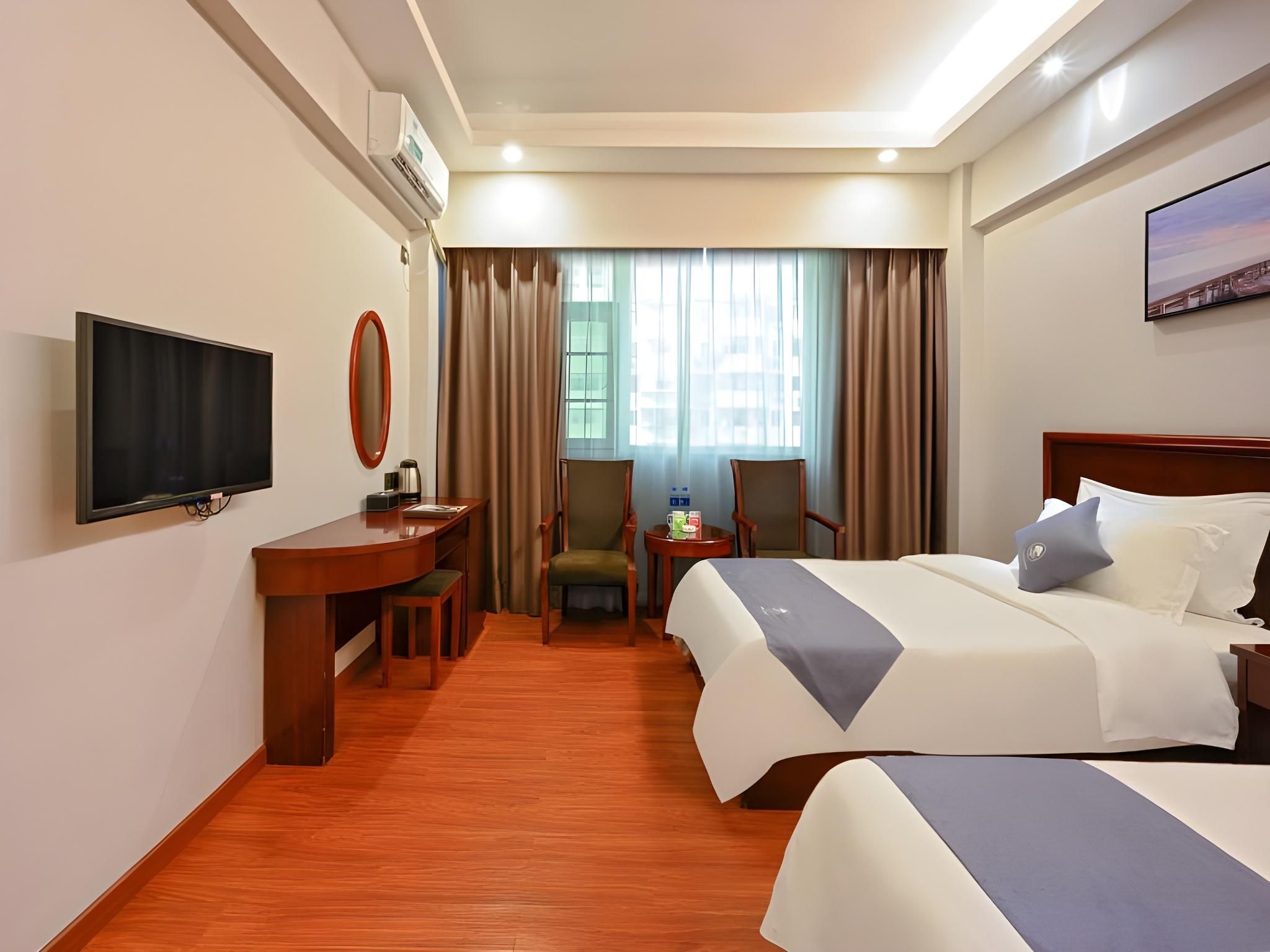 2 Bed Twin Superior Room
