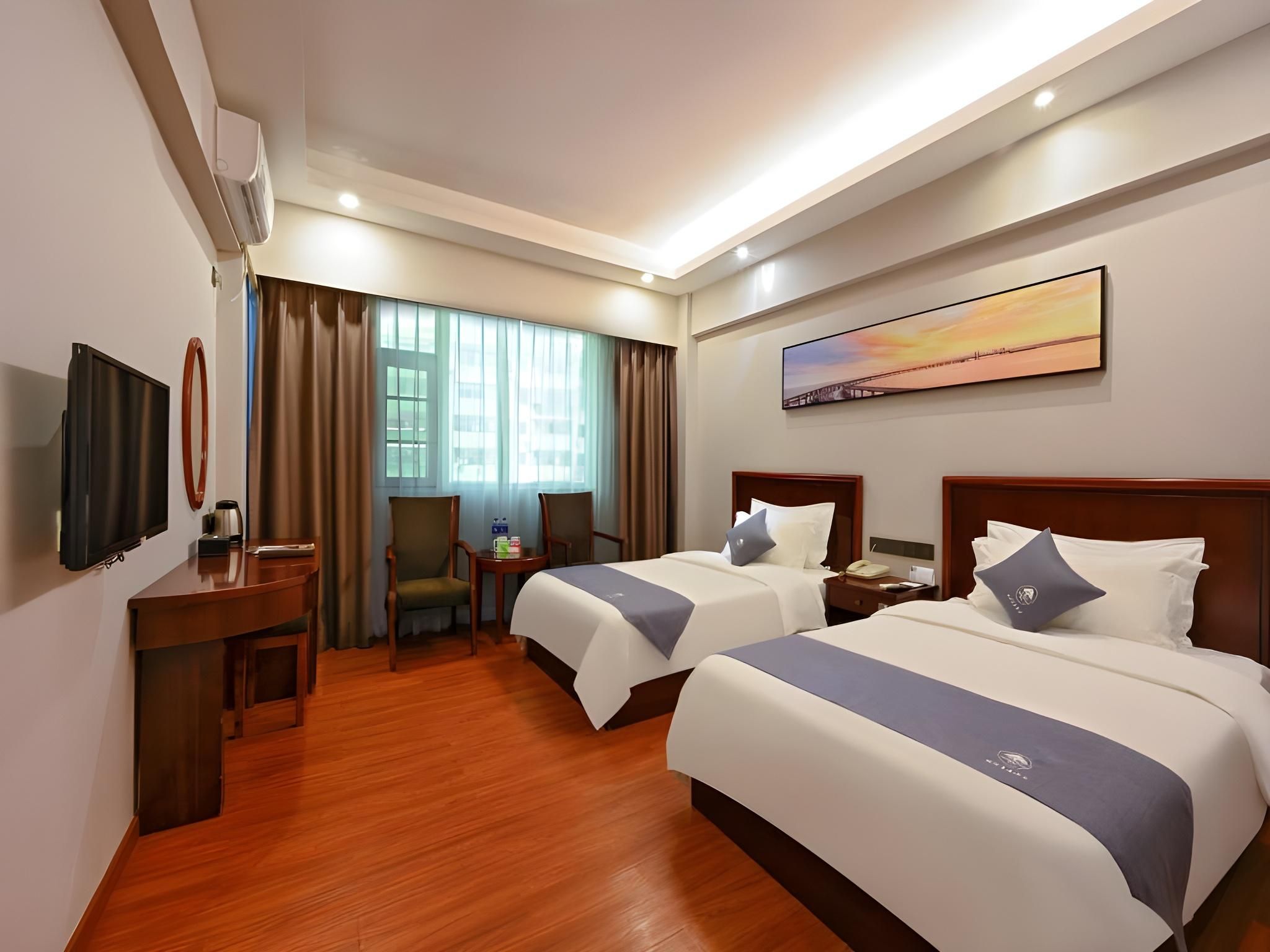2 Bed Twin Superior Room