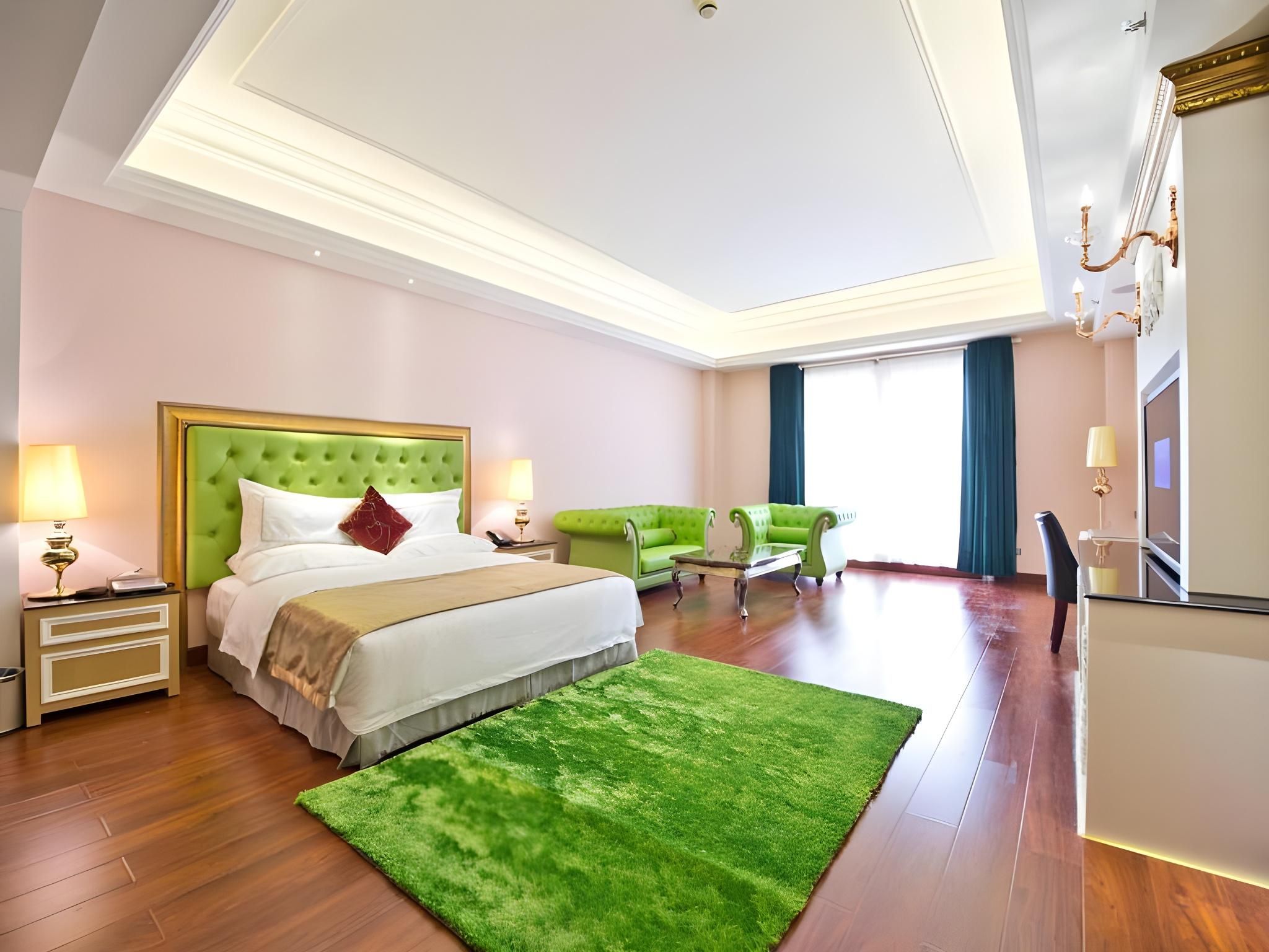 Deluxe Business Suite