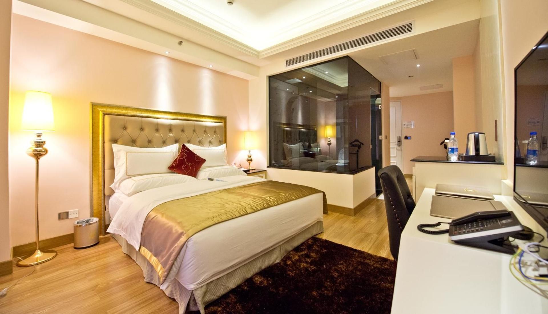 Deluxe Queen Room
