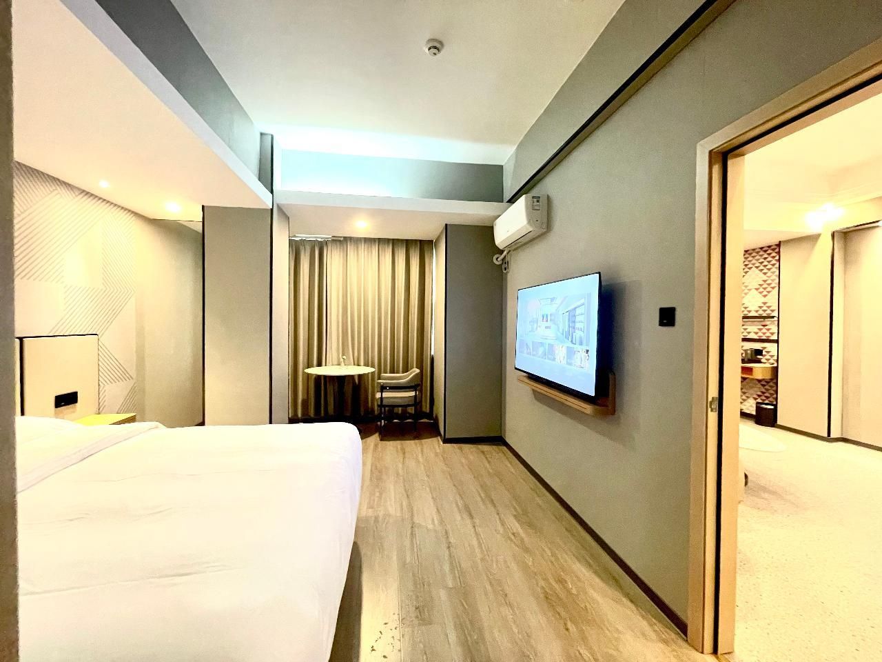 Dossen - Executive Suite