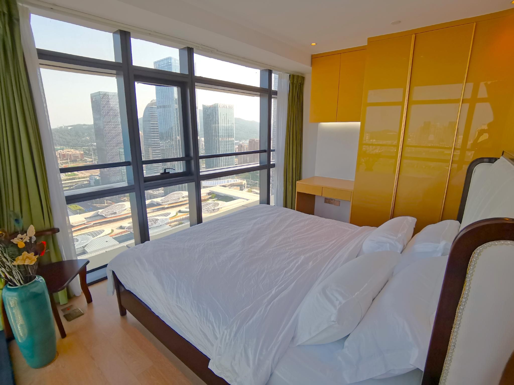 Deluxe River View King Room