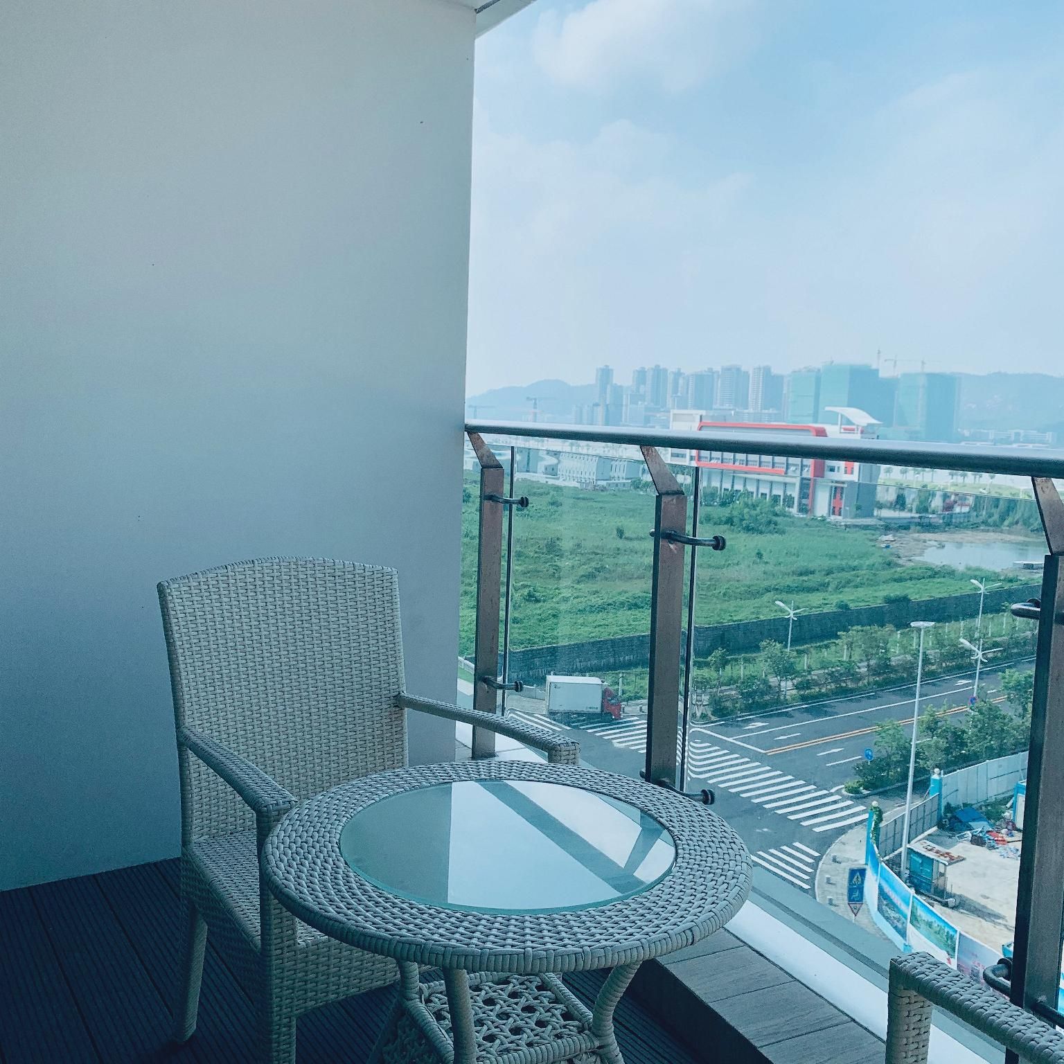 Holiday Inn Deluxe Room