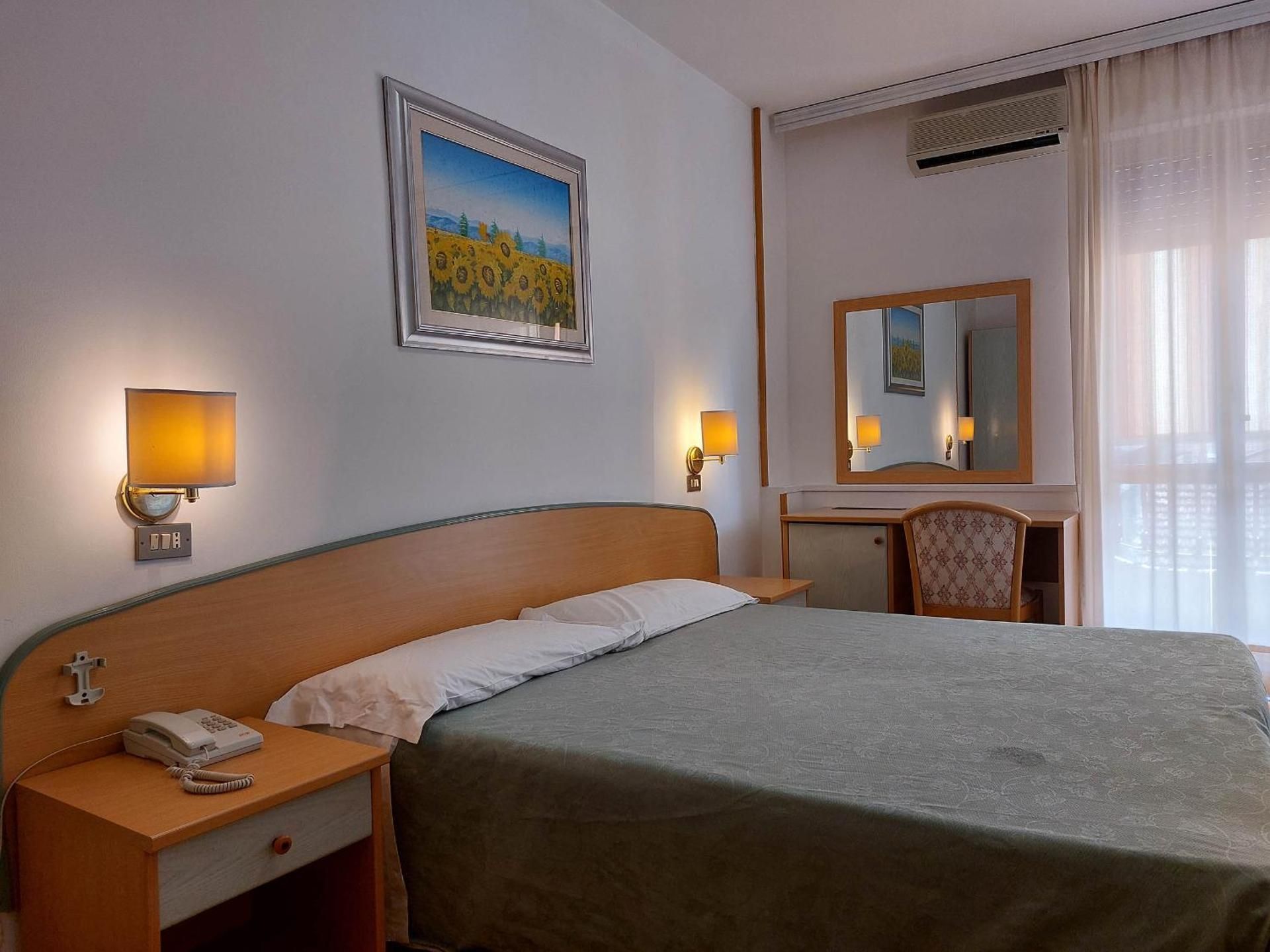 Large Double or Twin Room