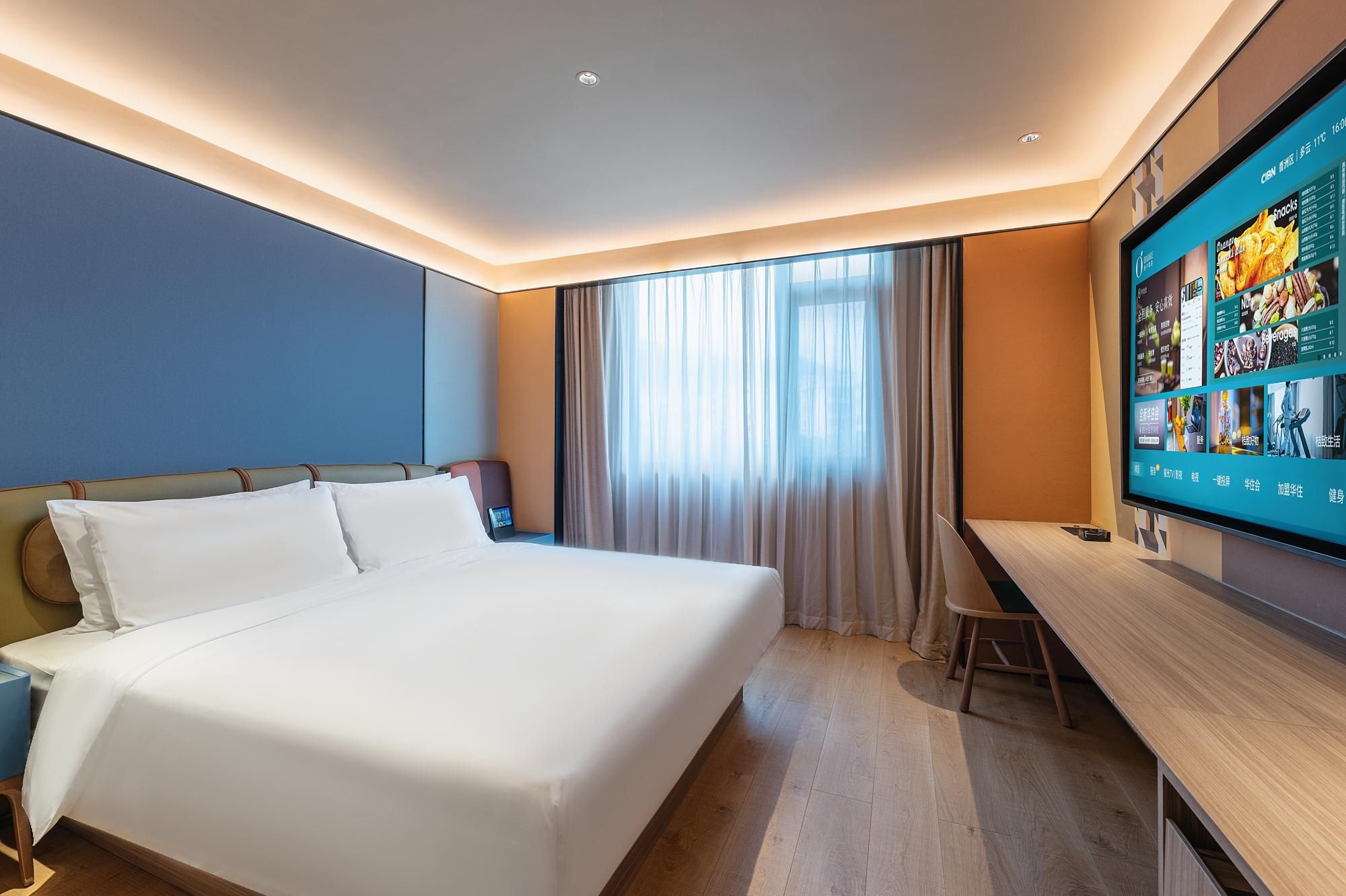 Business Queen Bed Room