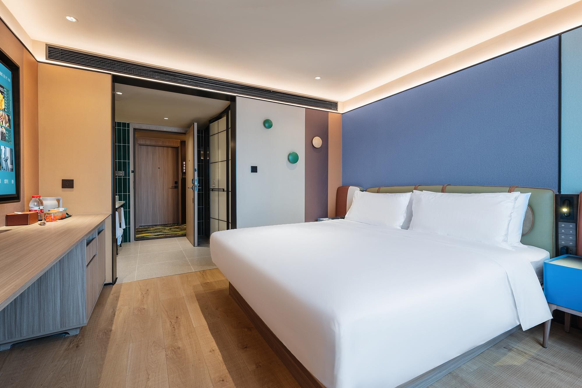 Business Queen Bed Room