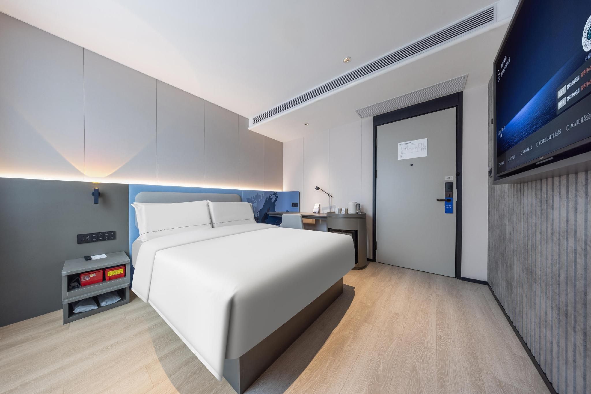Comfort Queen Room