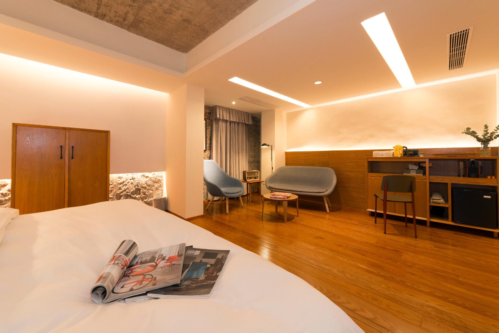 Studio Balcony Suite