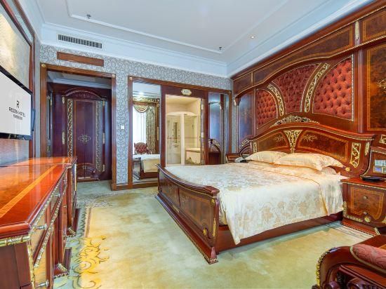 Rezen - Premier Deluxe Family Suite