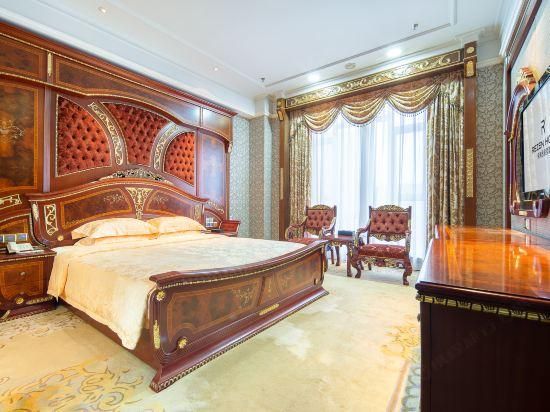 Rezen - Premier Deluxe Family Suite