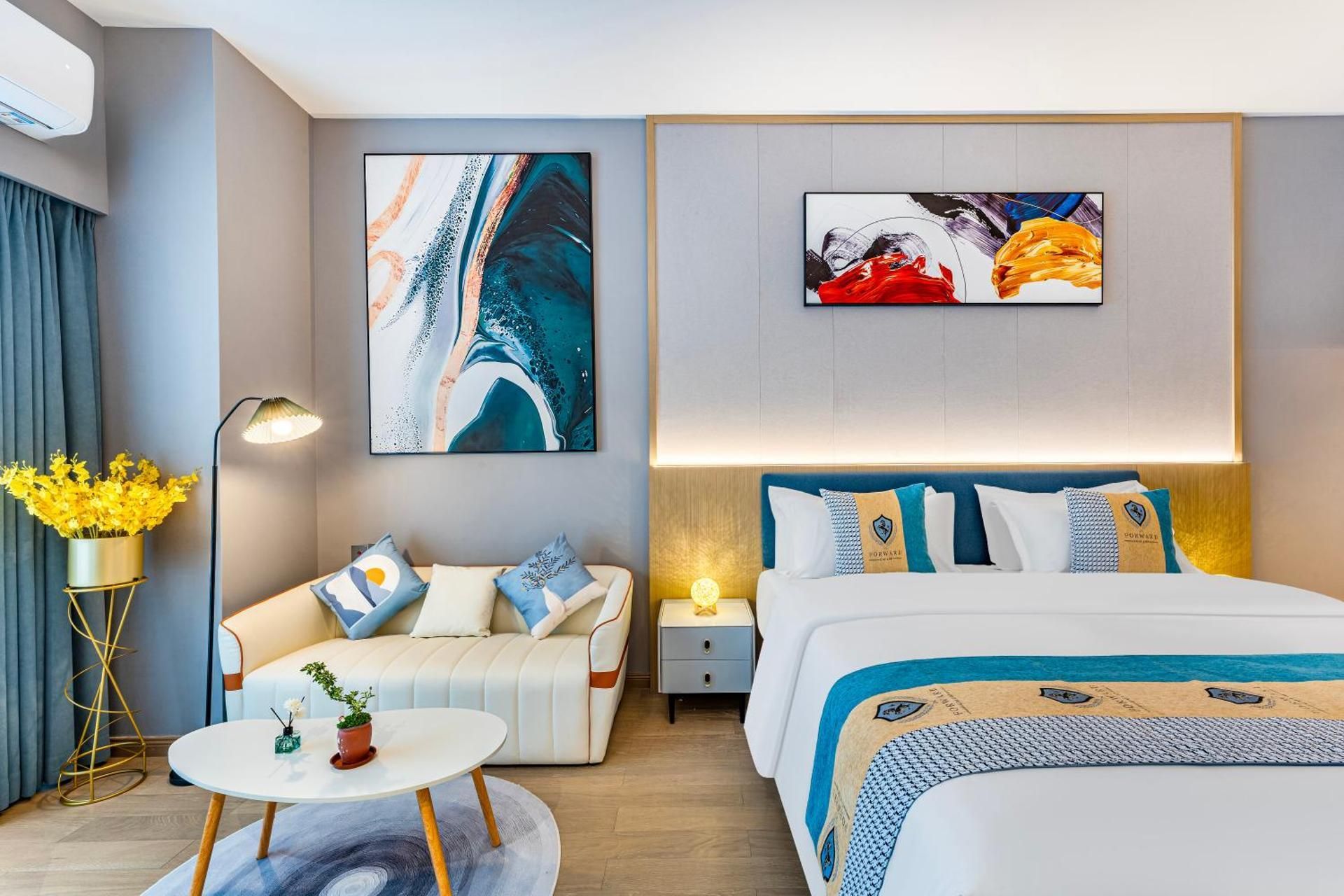 Deluxe King Room