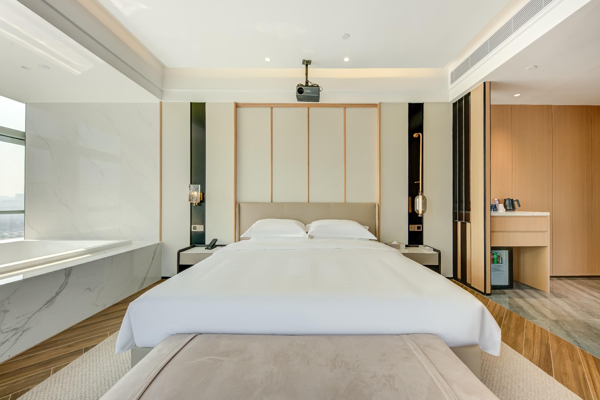 King Room - Couple-Friendly