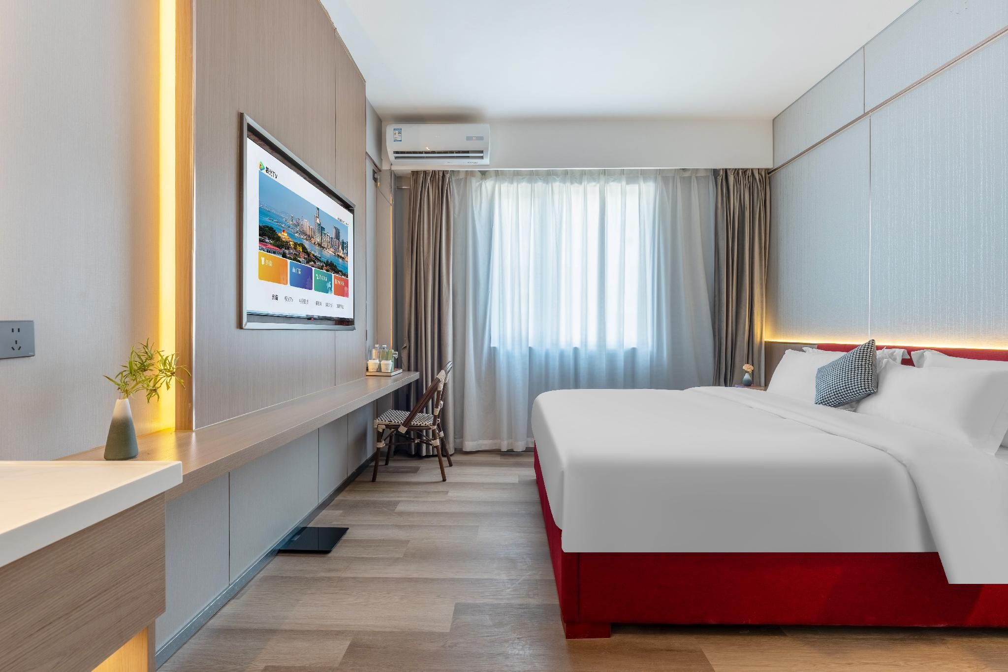 Comfort Queen Room