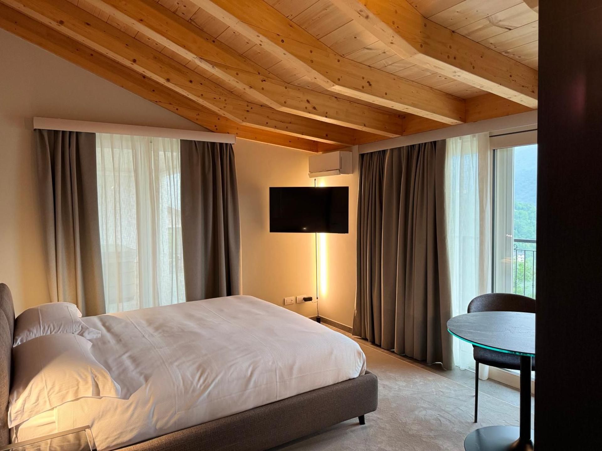 Double Room with Spa Bath