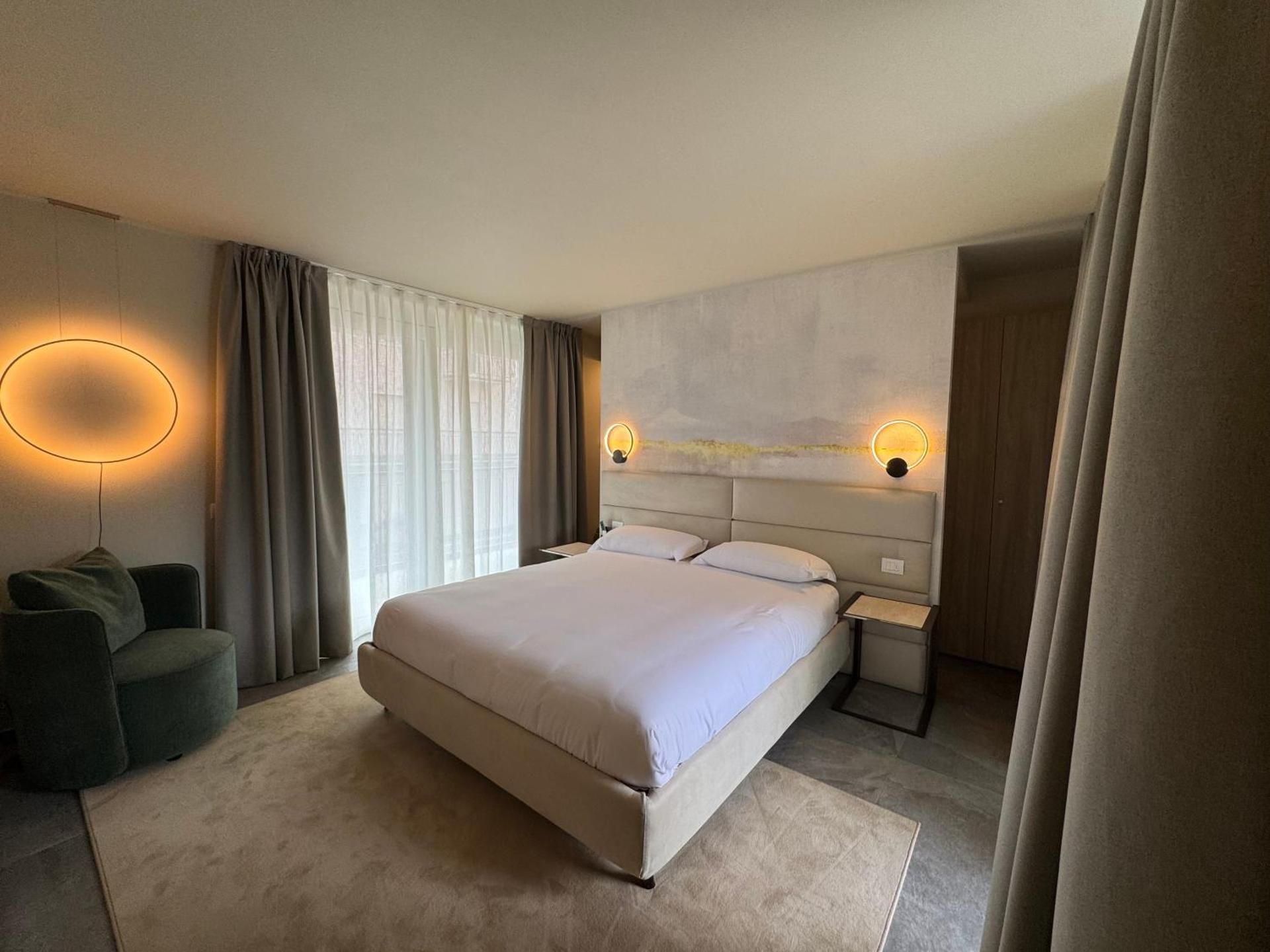 Queen Room with Spa Bath