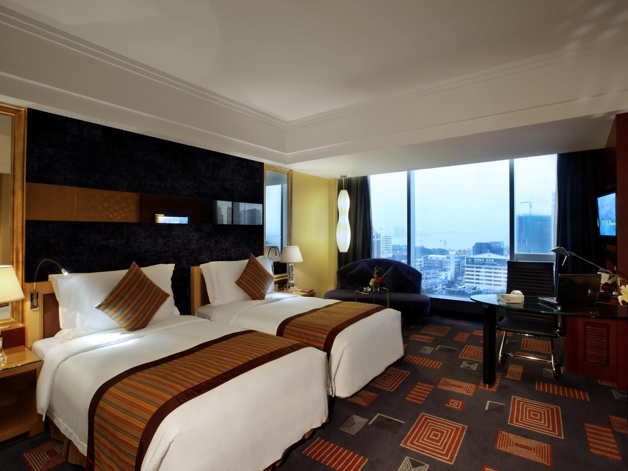 Deluxe Twin Room with City View