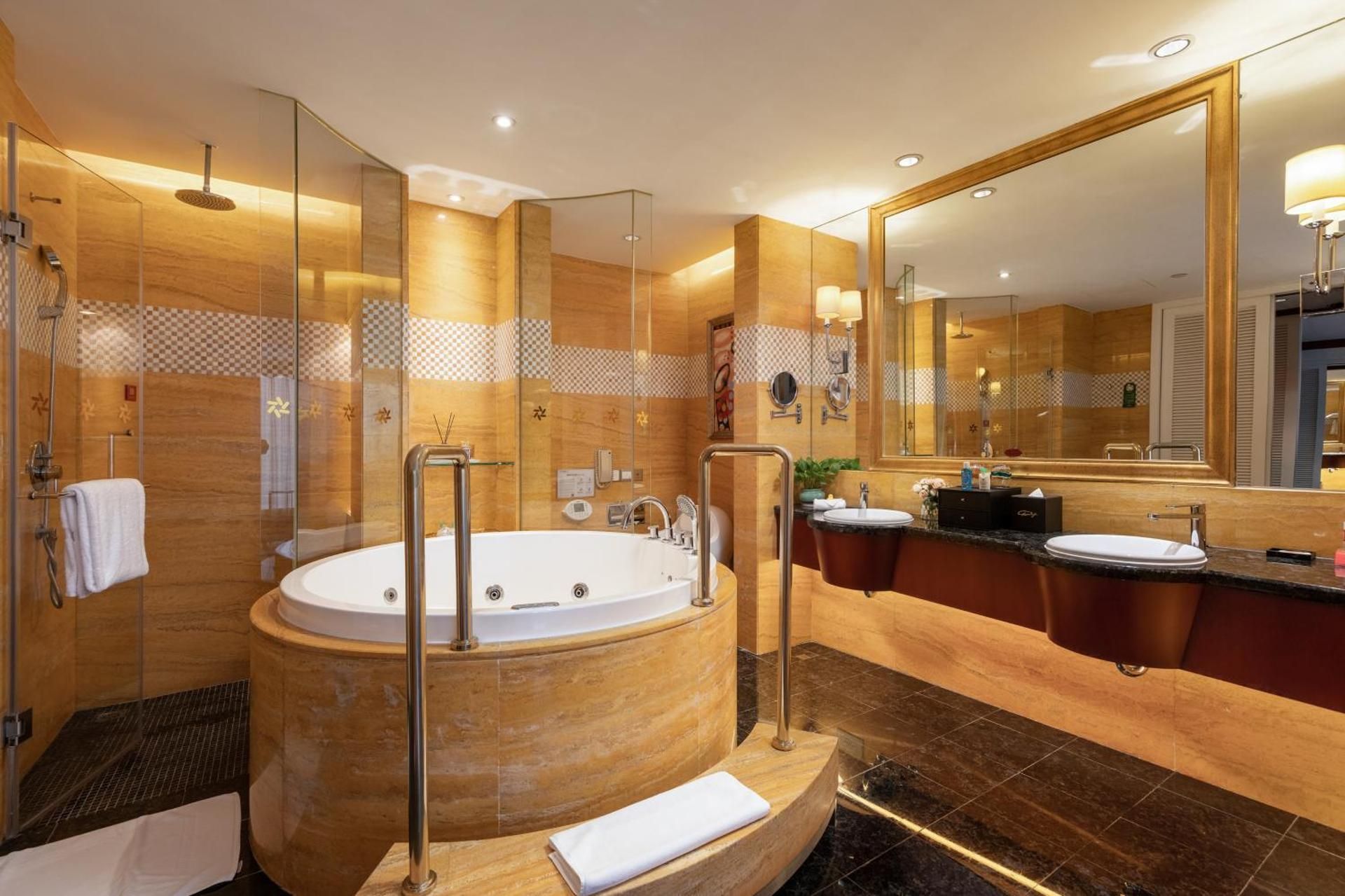 Executive Suite with View of Macau and Hong Kong-Zhuhai Macau BridgeFree Welcome Fruit)