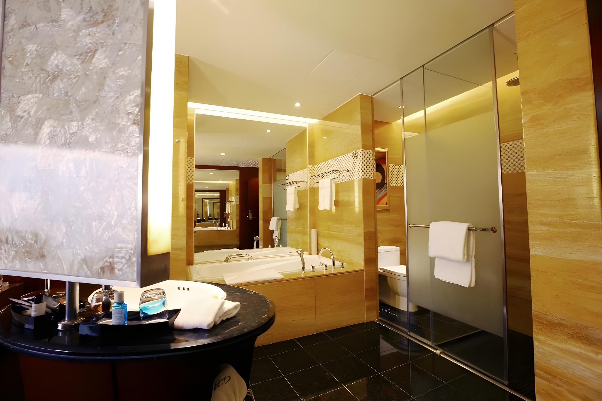 Superior Macau Ocean View Room with Queen Bed