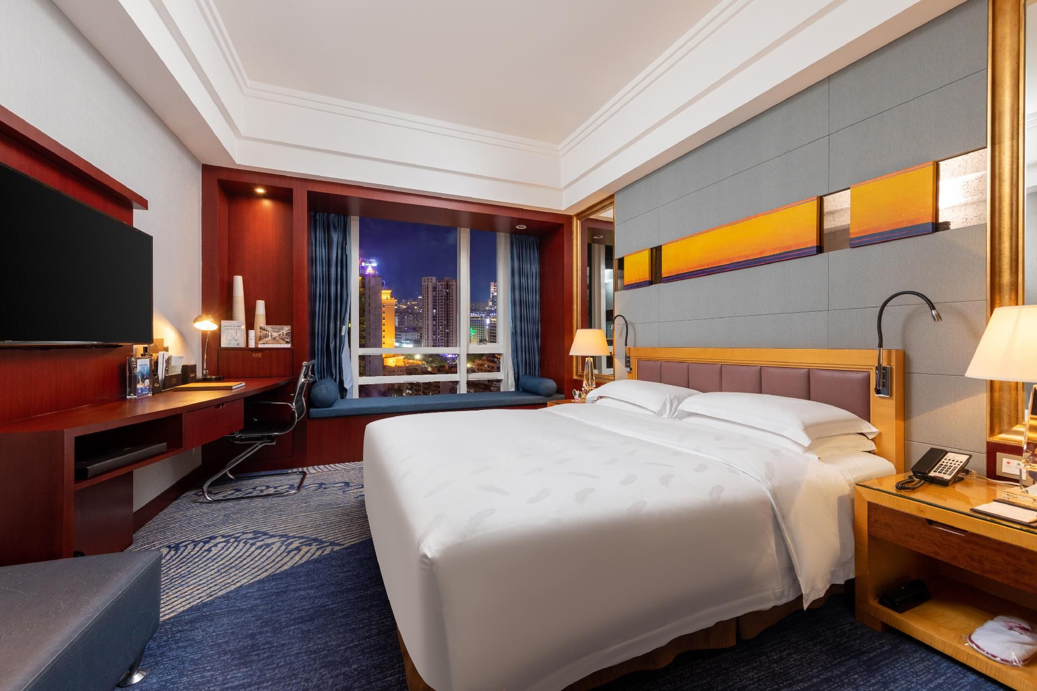 Deluxe City View Room with King Bed