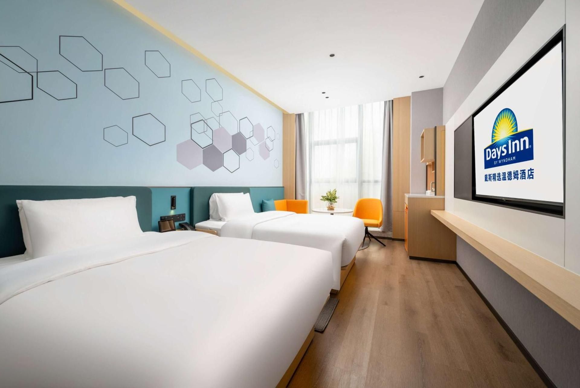 Single Room with Two Single Beds and City View - Smoking