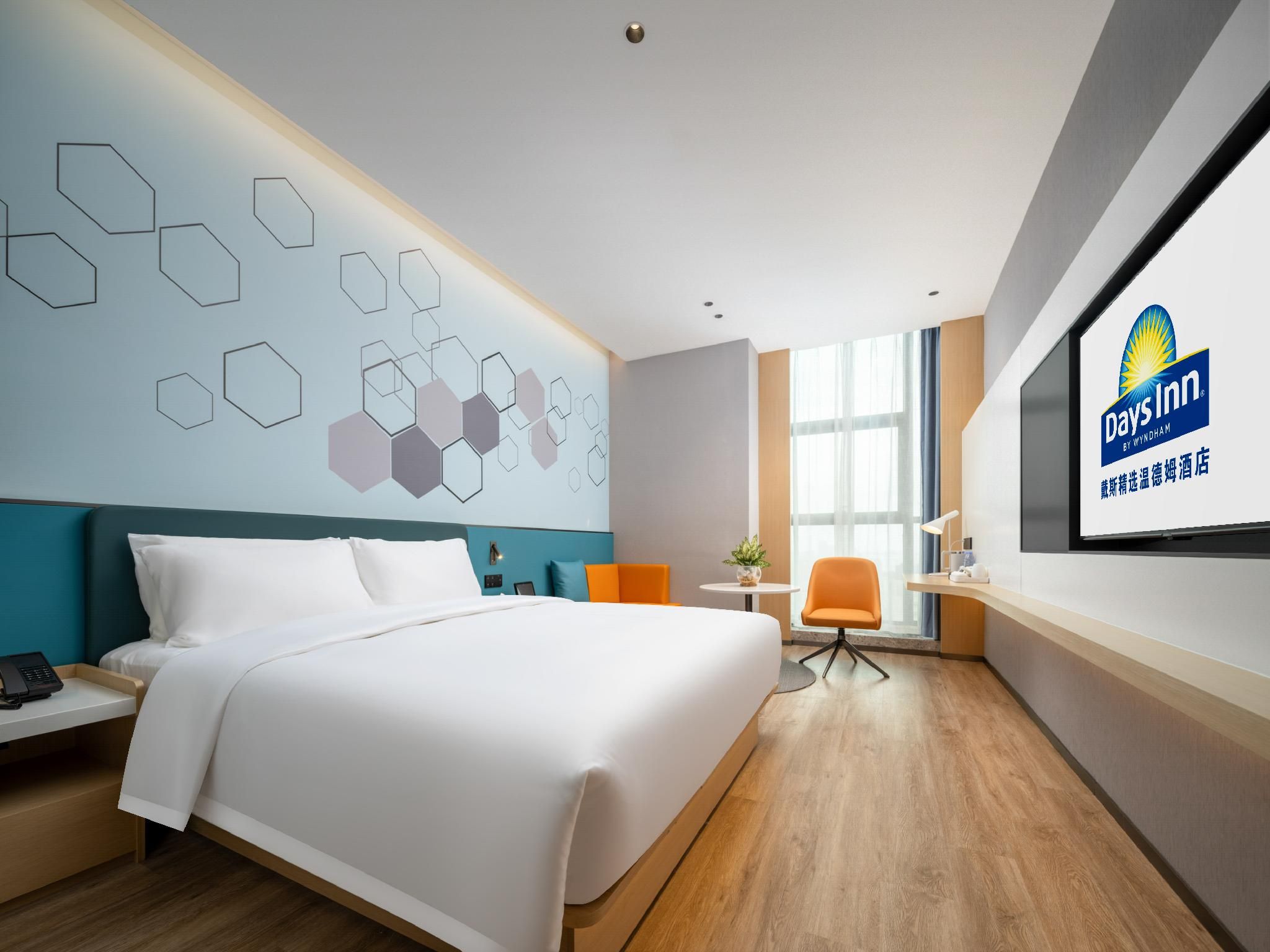 1 King Bed, Deluxe Room, Smoking