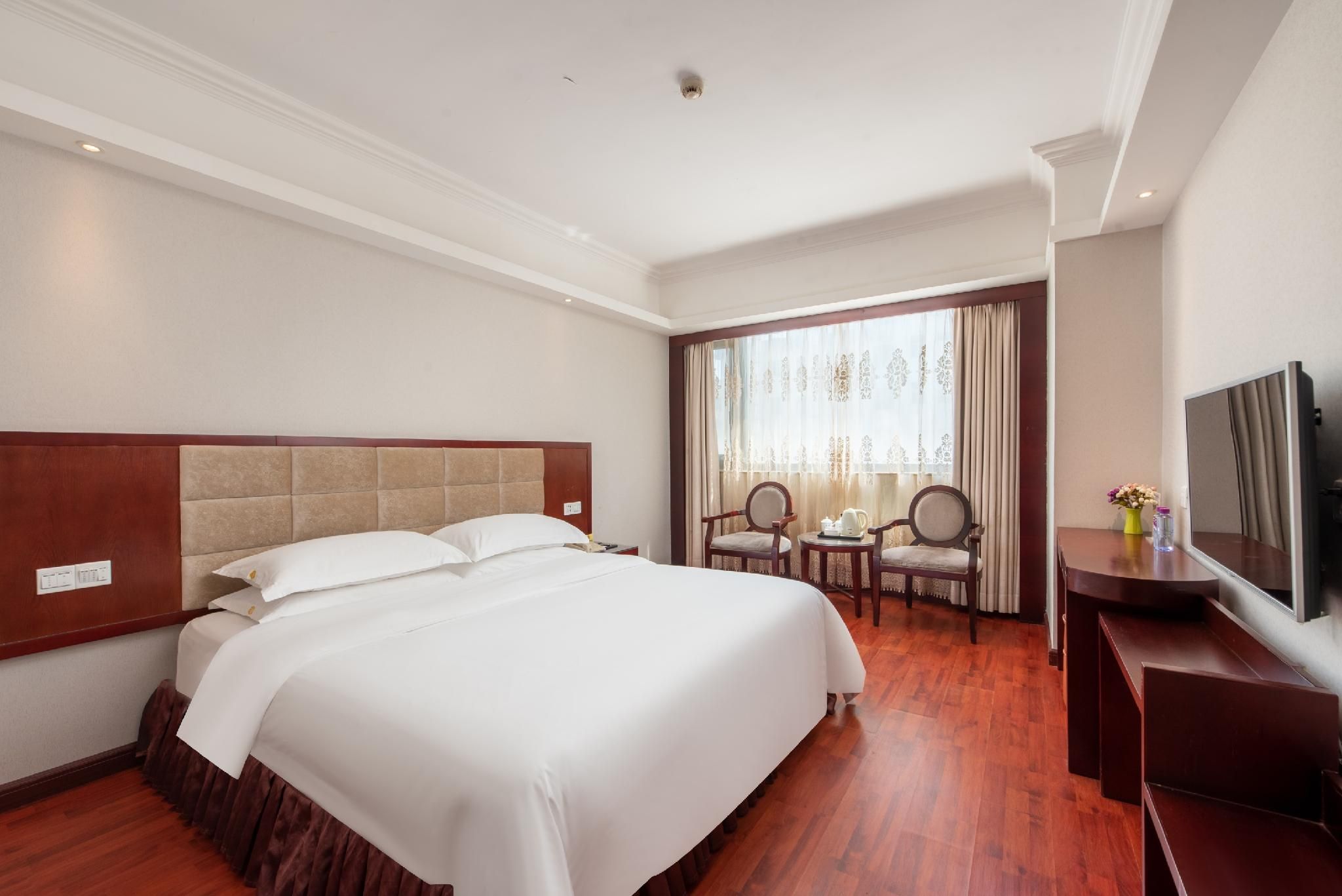 Standard Queen Room
