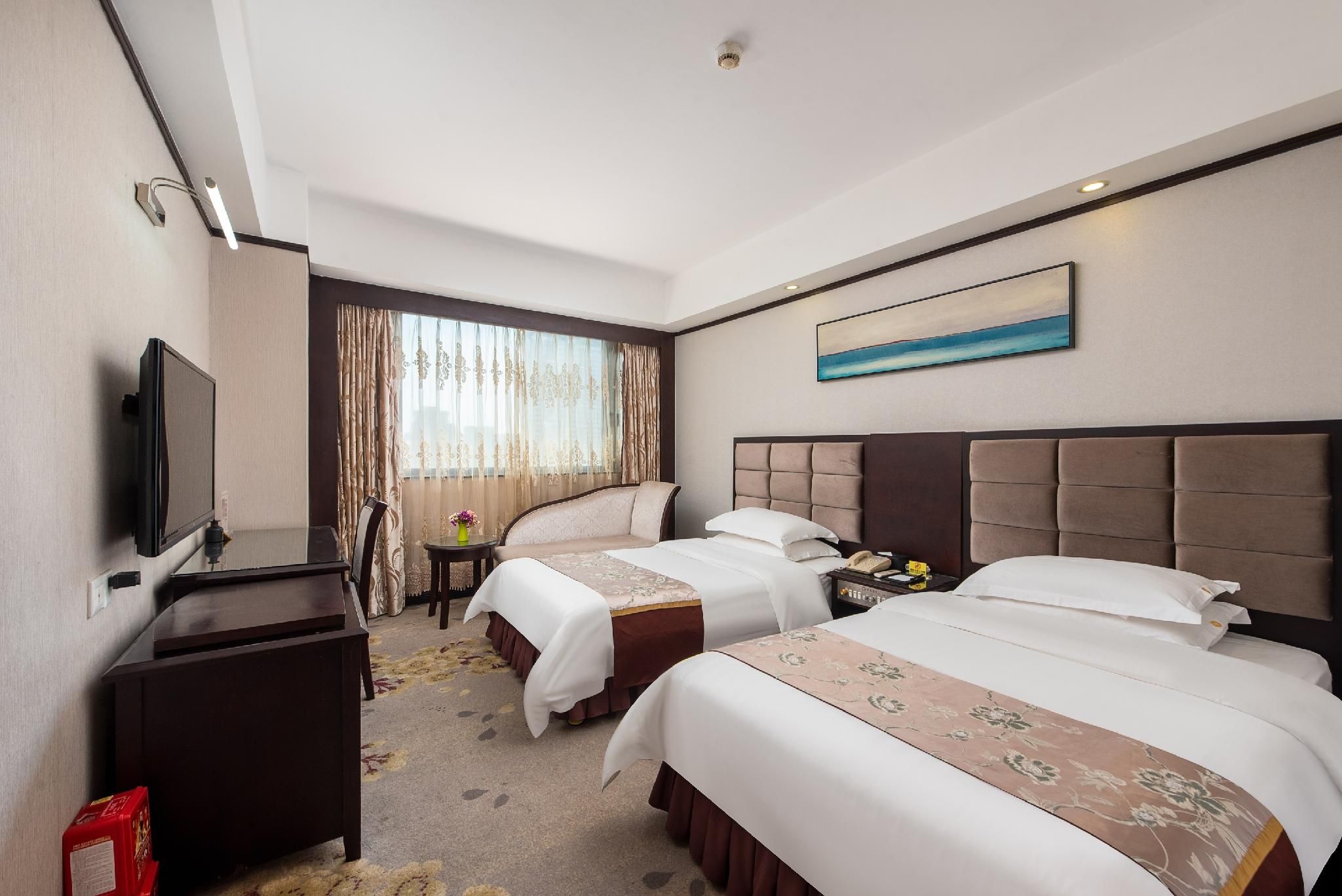2 Bed Twin Superior Room