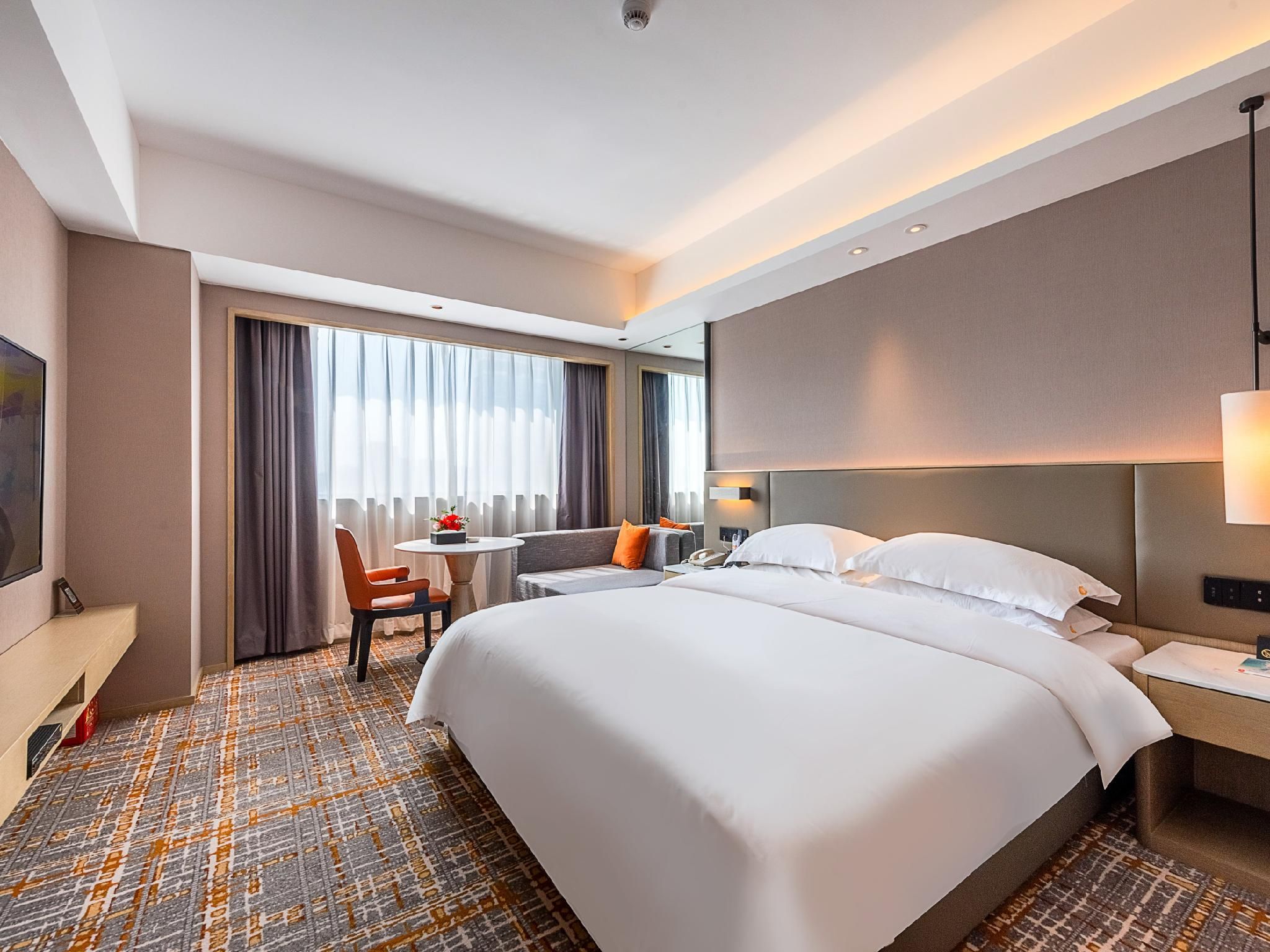 Queen Room with View