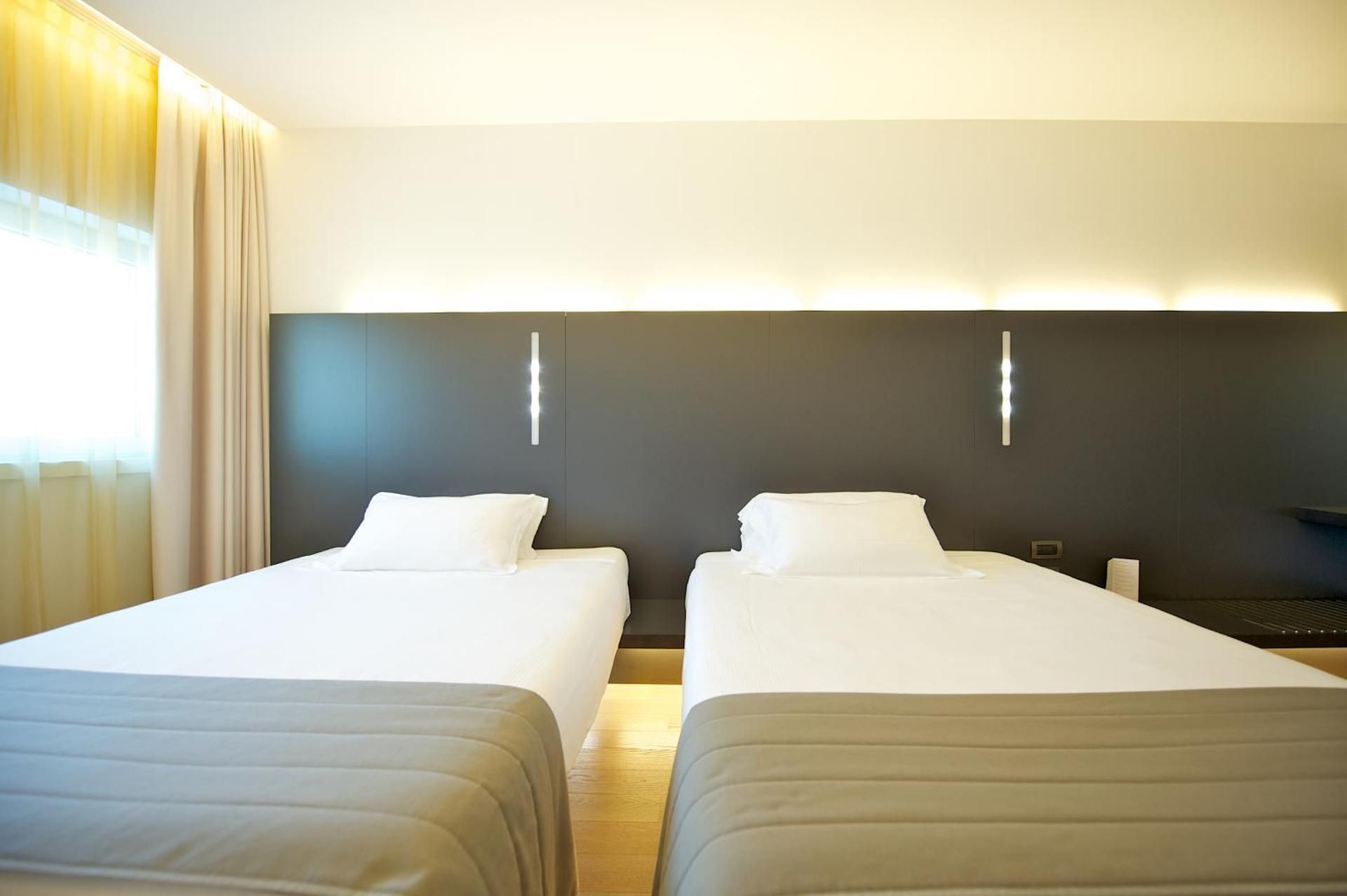 Classic 2 Single Beds