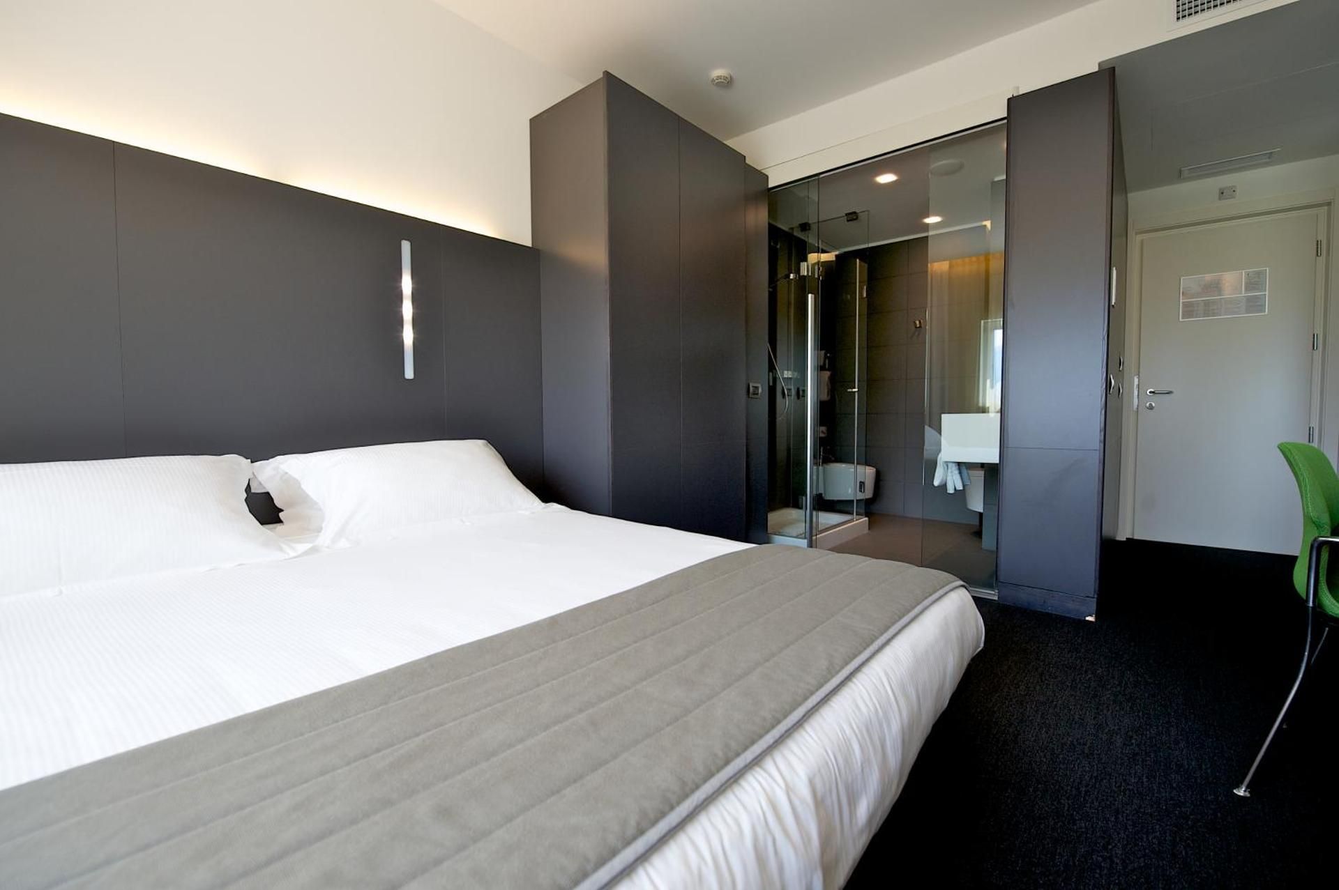 Classic Double Bed