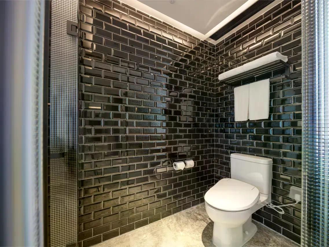 Luxury Suite King City View or River View