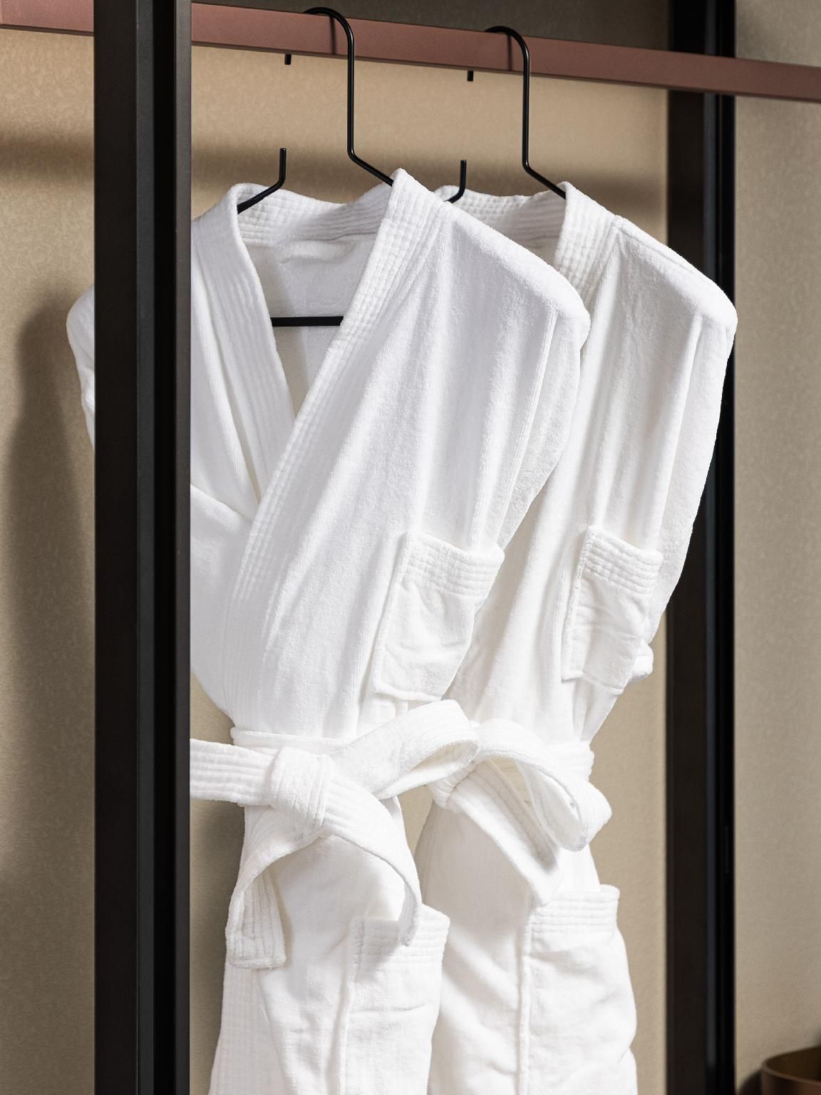 Radisson Red Zhuhai Gongbei Port Superior King Bed Room 2