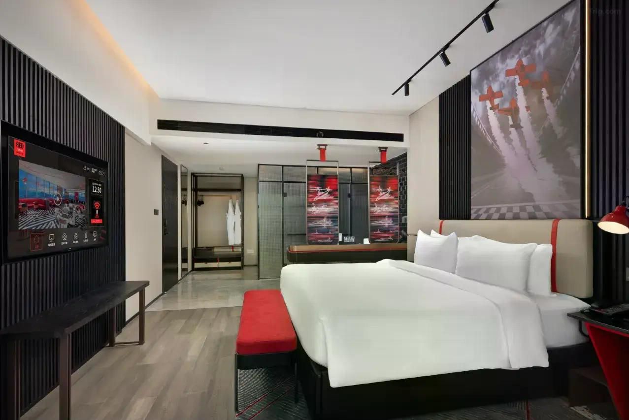 Luxury Suite King City View or River View