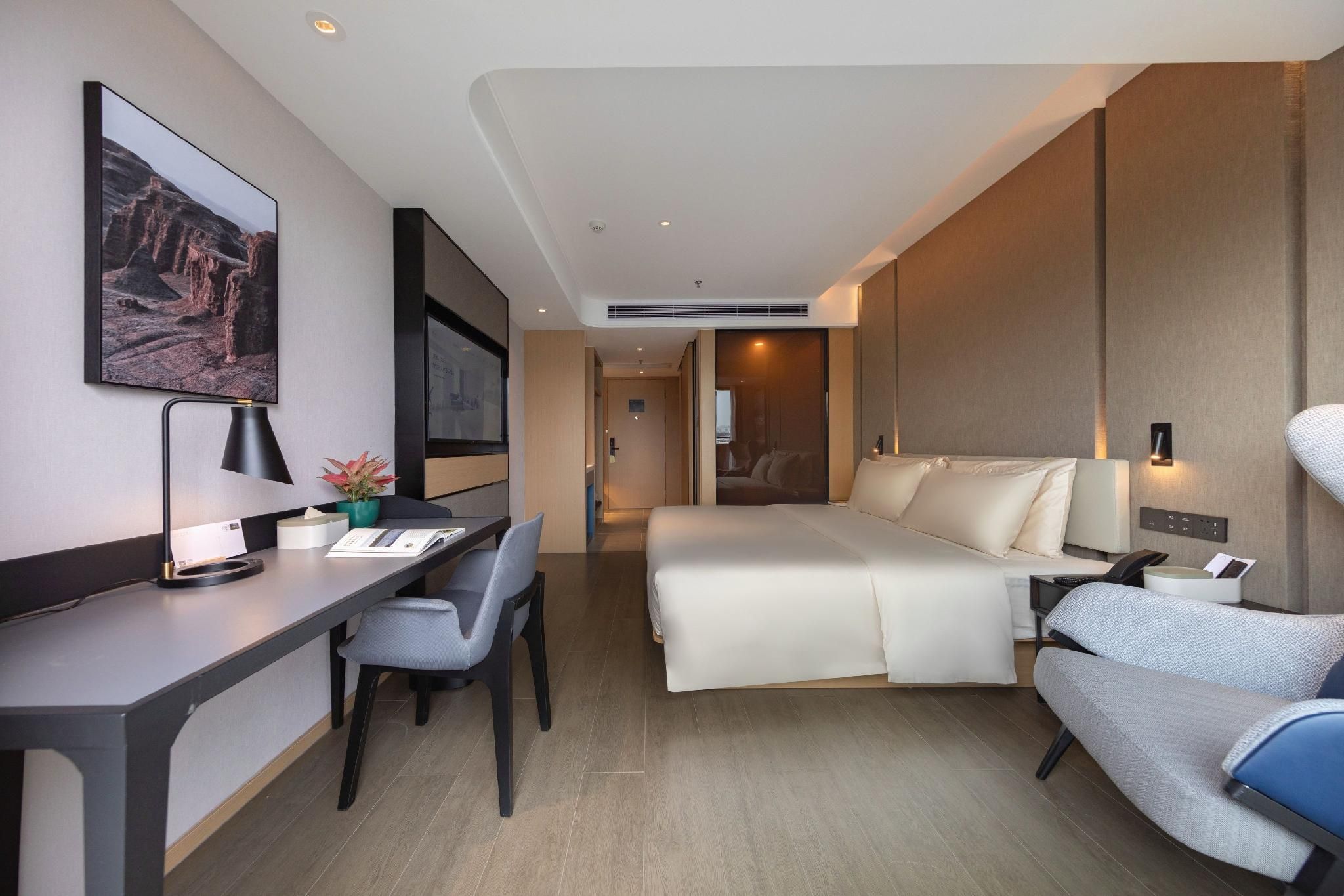 Executive King Room with Balcony and Sea View