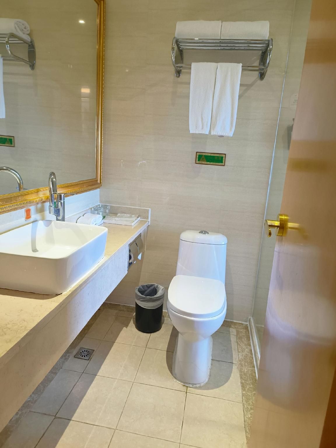 Vienna International Hotel Zhuhai Qinlv Middle Road Haibin WH - Standard Room 3