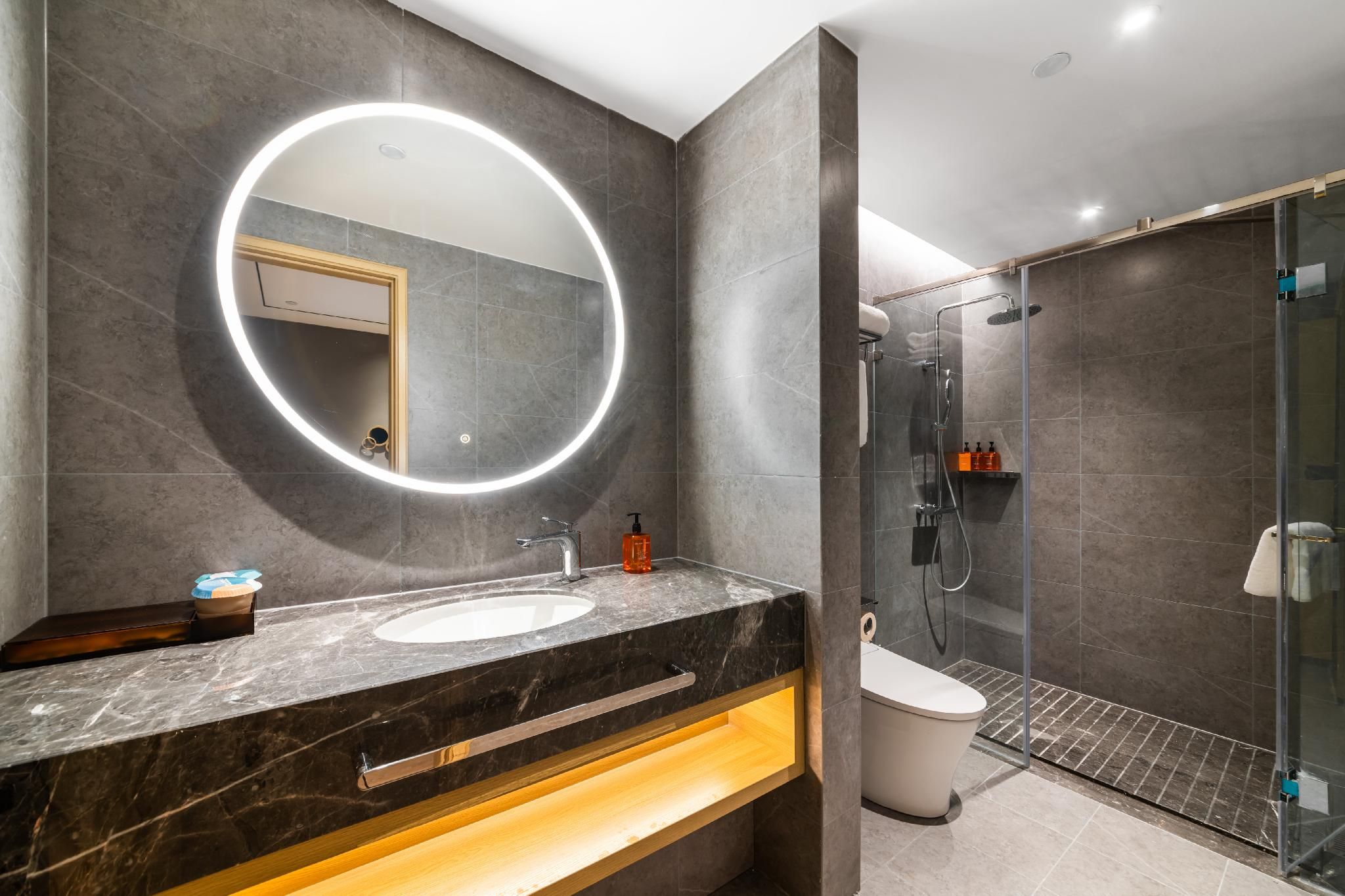 Marsden Luxury Suite