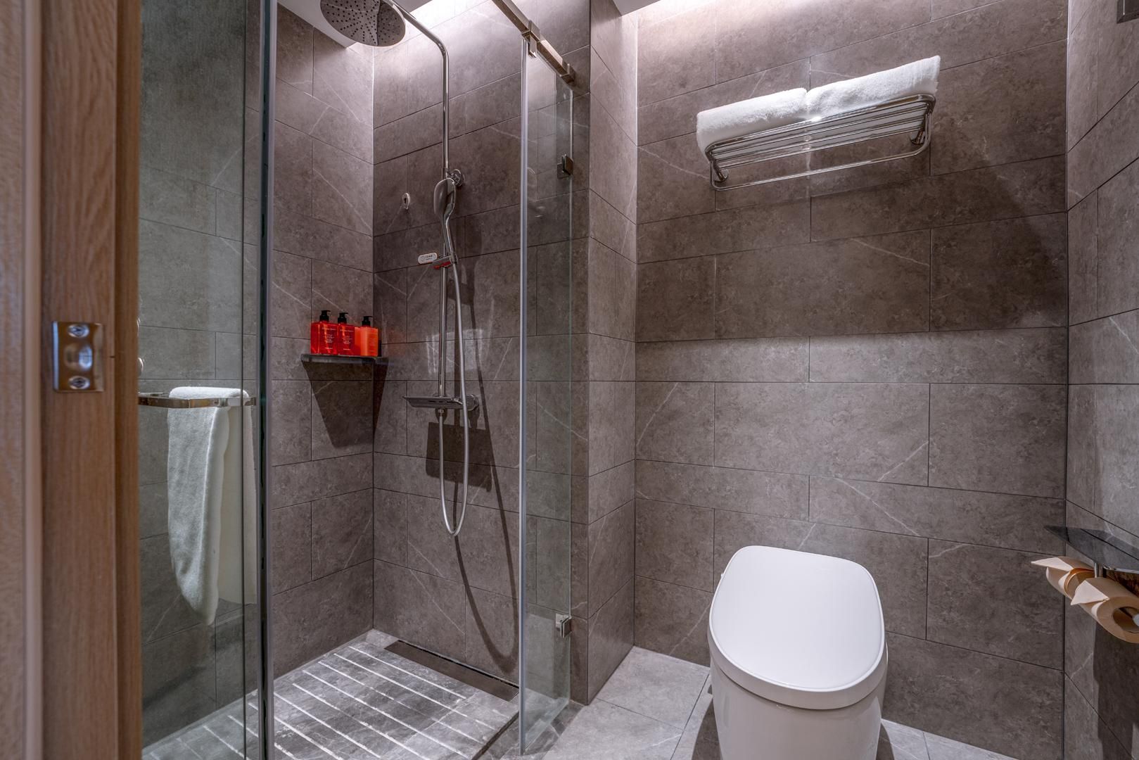 Orange Hotel Zhuhai Qinglv Middle Road Sun Moon Shell Seaview Huazhu - Deluxe Bed Room With View 3