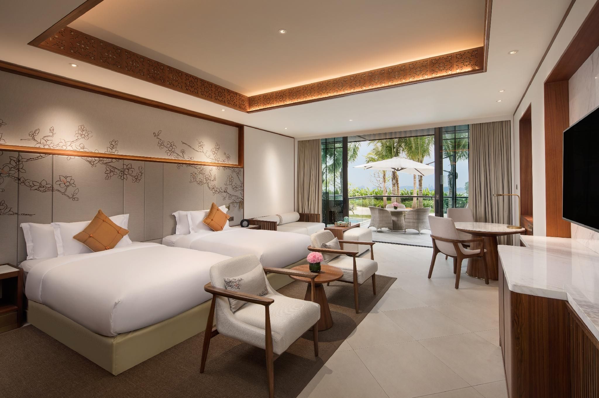 Grand Premier Canal View Room with Twin Bed