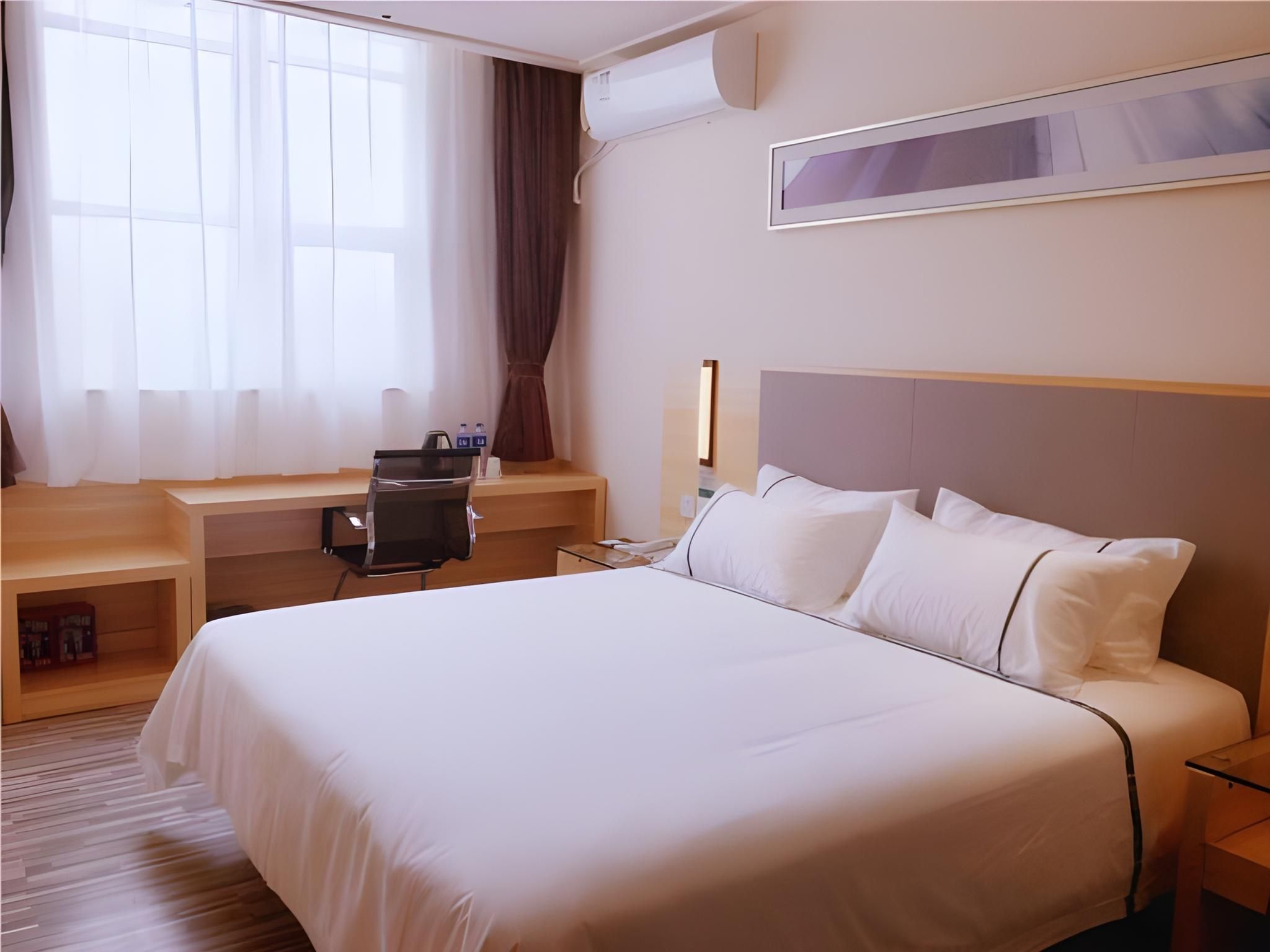 Business Queen Room