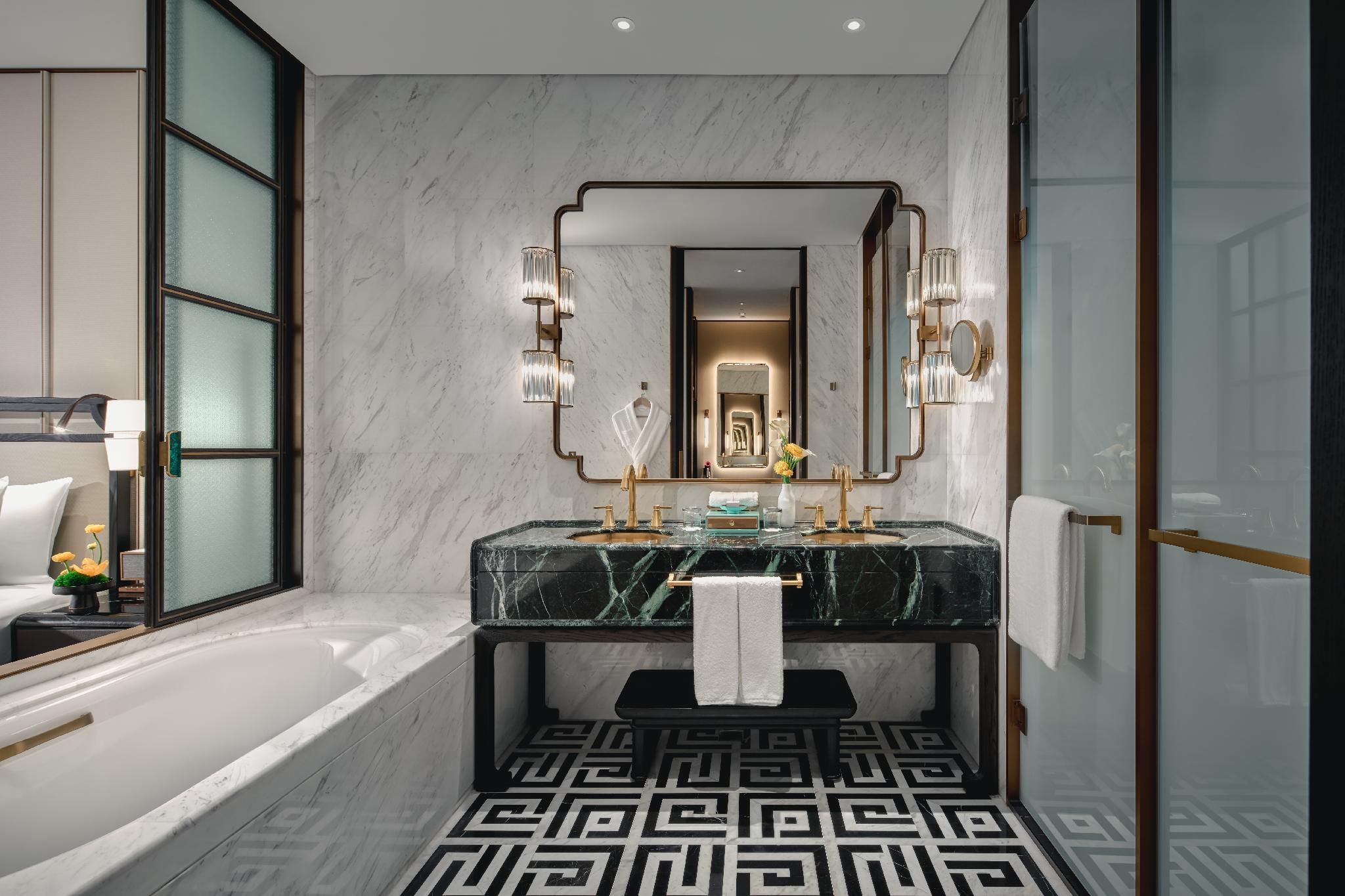 Mountain Luxury Room 1 King Non Smoking