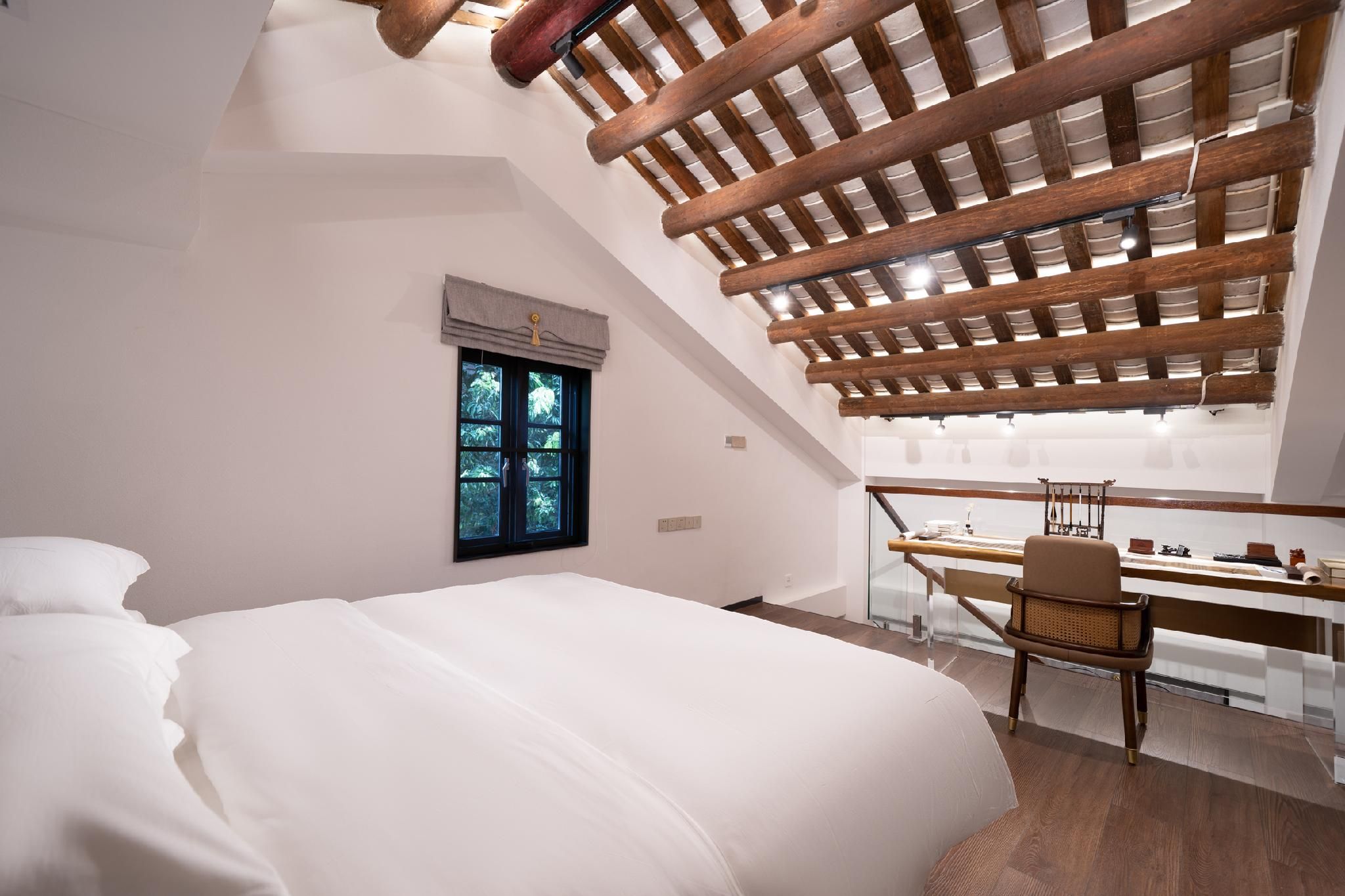 King Suite Room